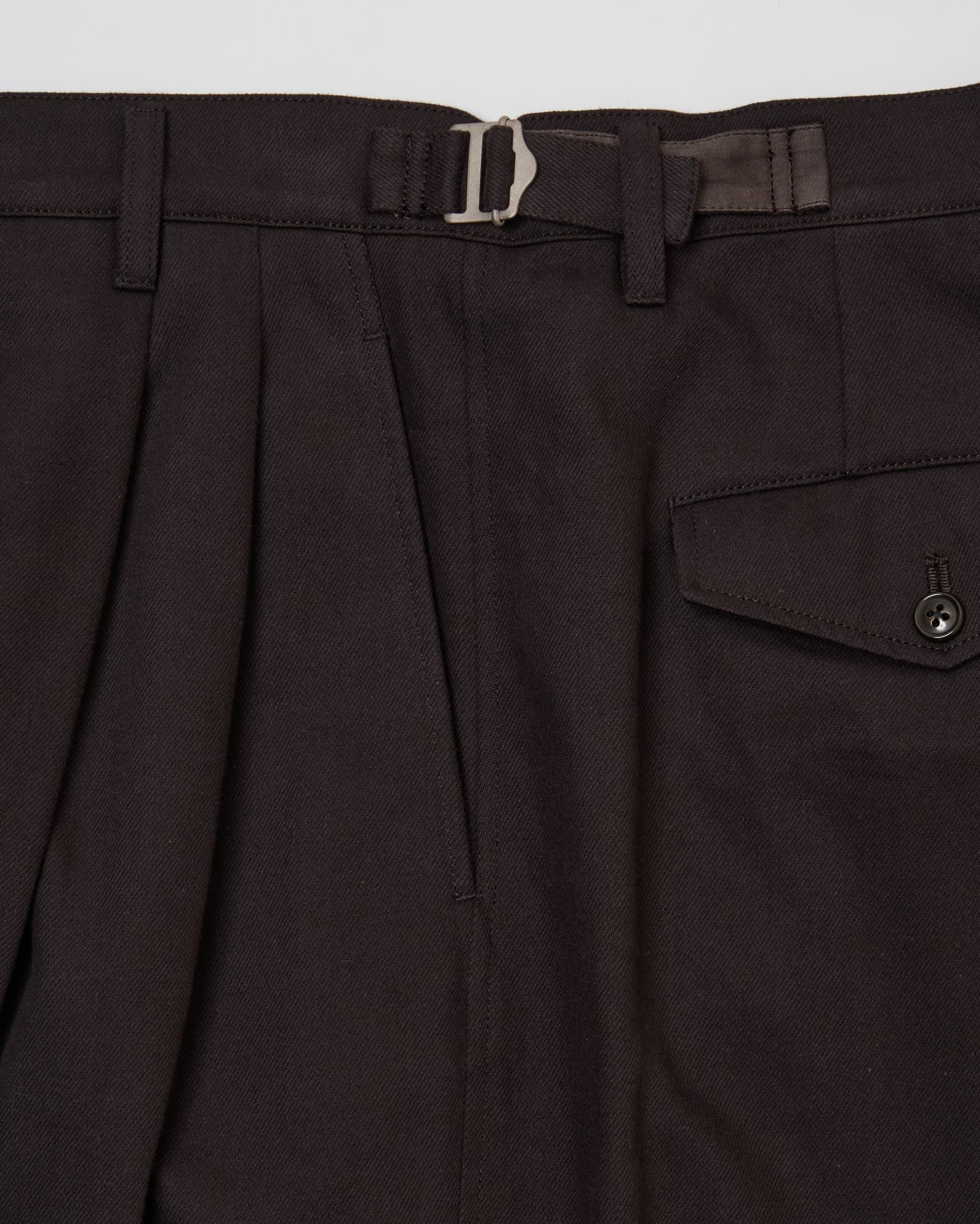 DARK BROWN TWO TUCKS BAGGY PANTS