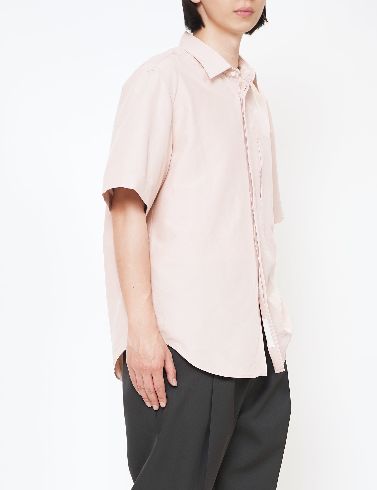 LIGHT PINK FLY FRONT SHORT-SLEEVED SHIRT