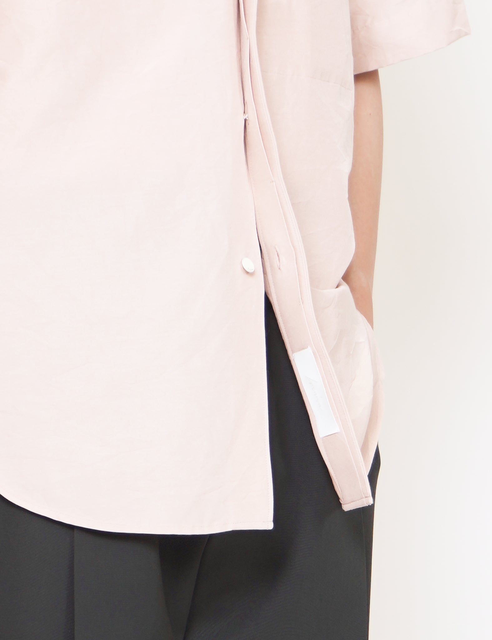 LIGHT PINK FLY FRONT SHORT-SLEEVED SHIRT