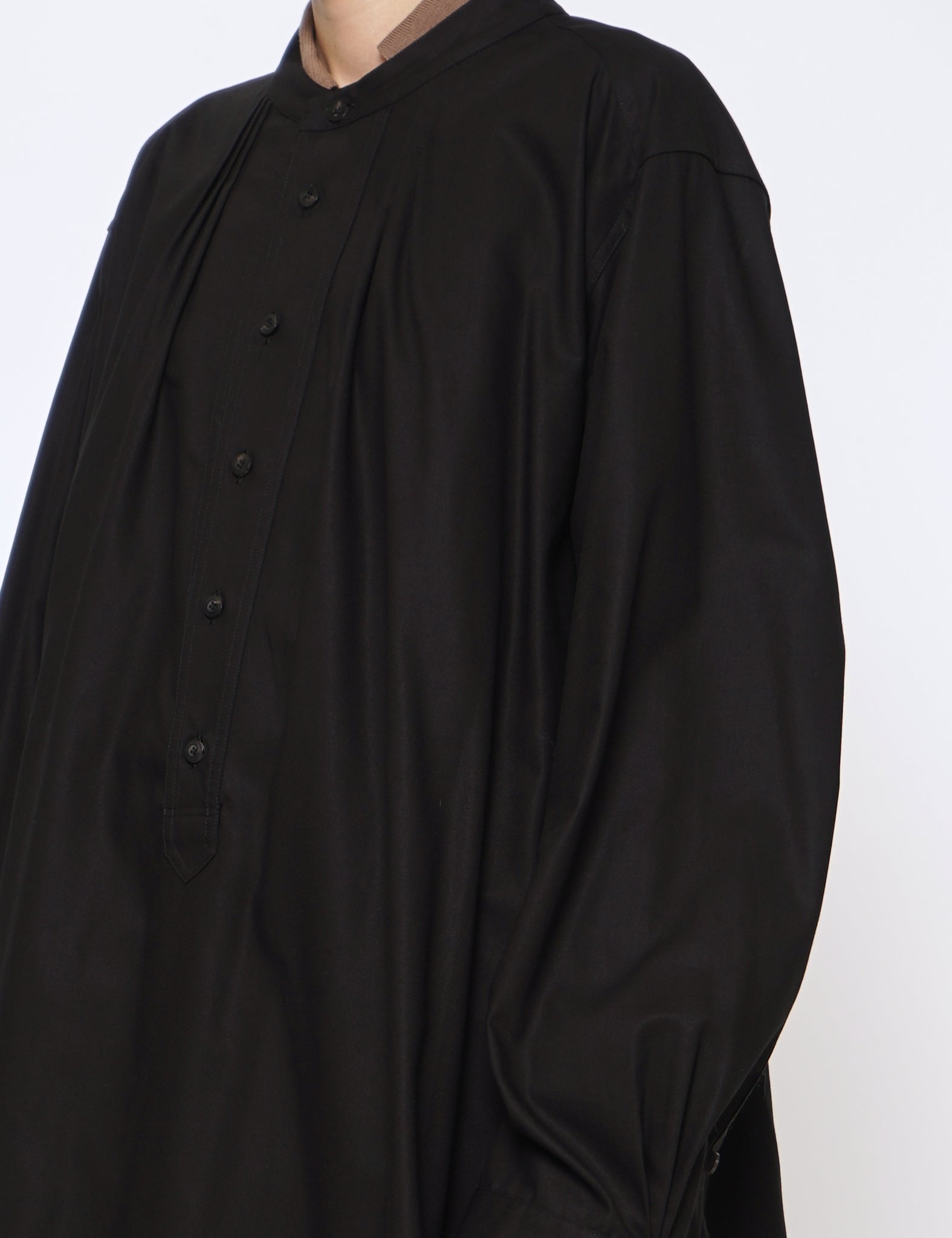 BLACK PULL OVER GATHER SHIRT