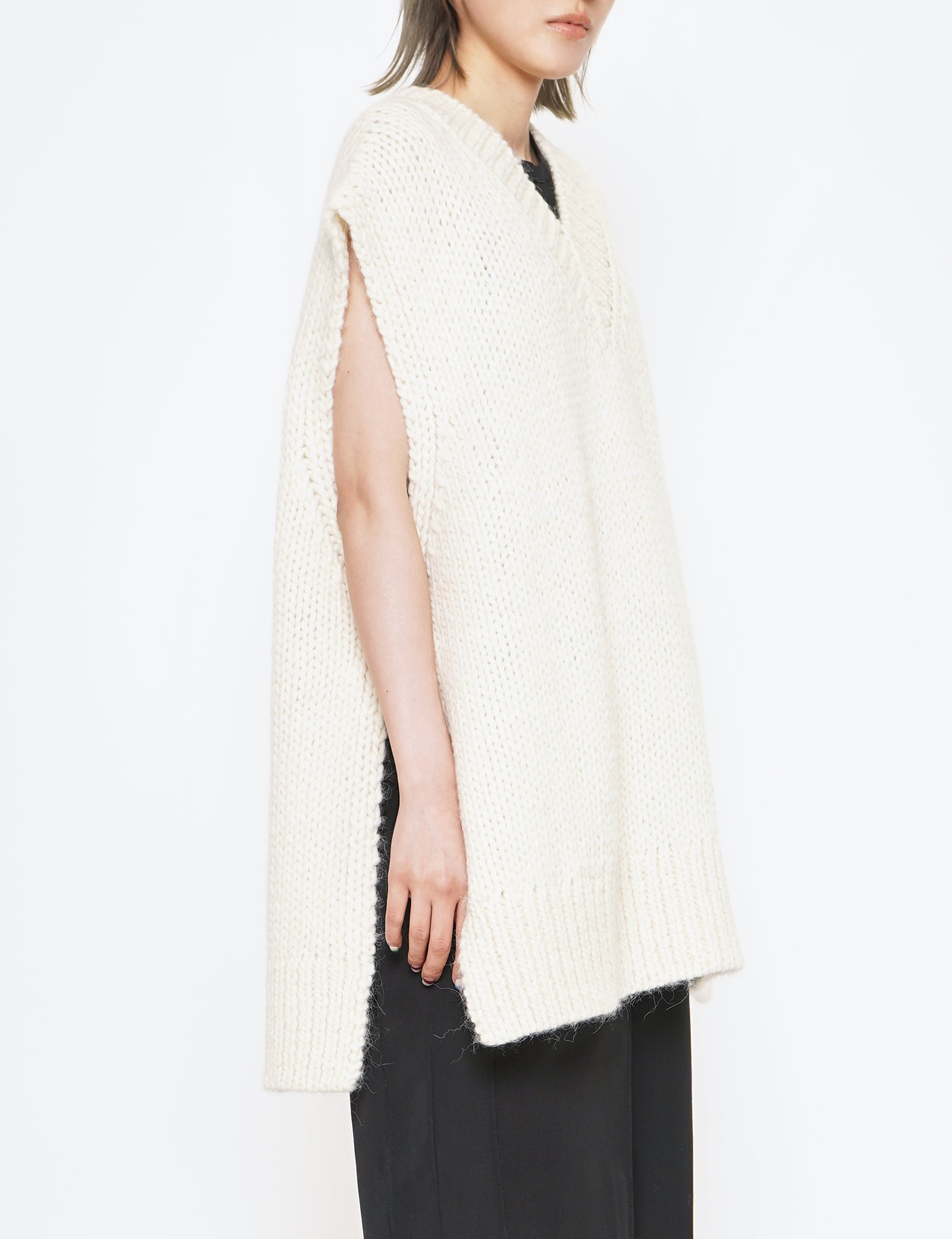 WHITE ALPACA WOOL ACRYLIC OVERSIZED CHUNKY KNIT VEST
