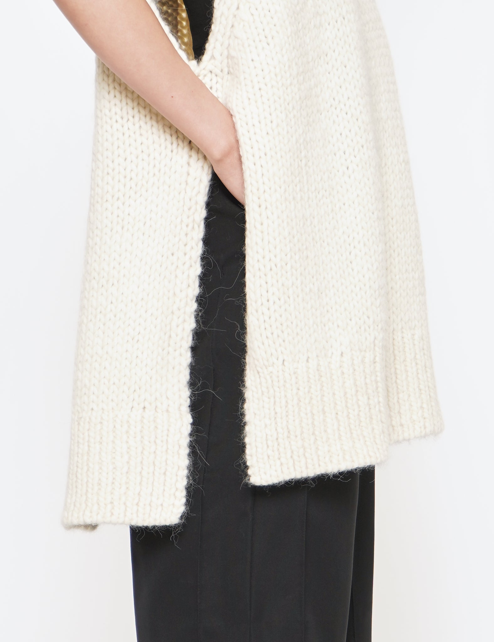 WHITE ALPACA WOOL ACRYLIC OVERSIZED CHUNKY KNIT VEST