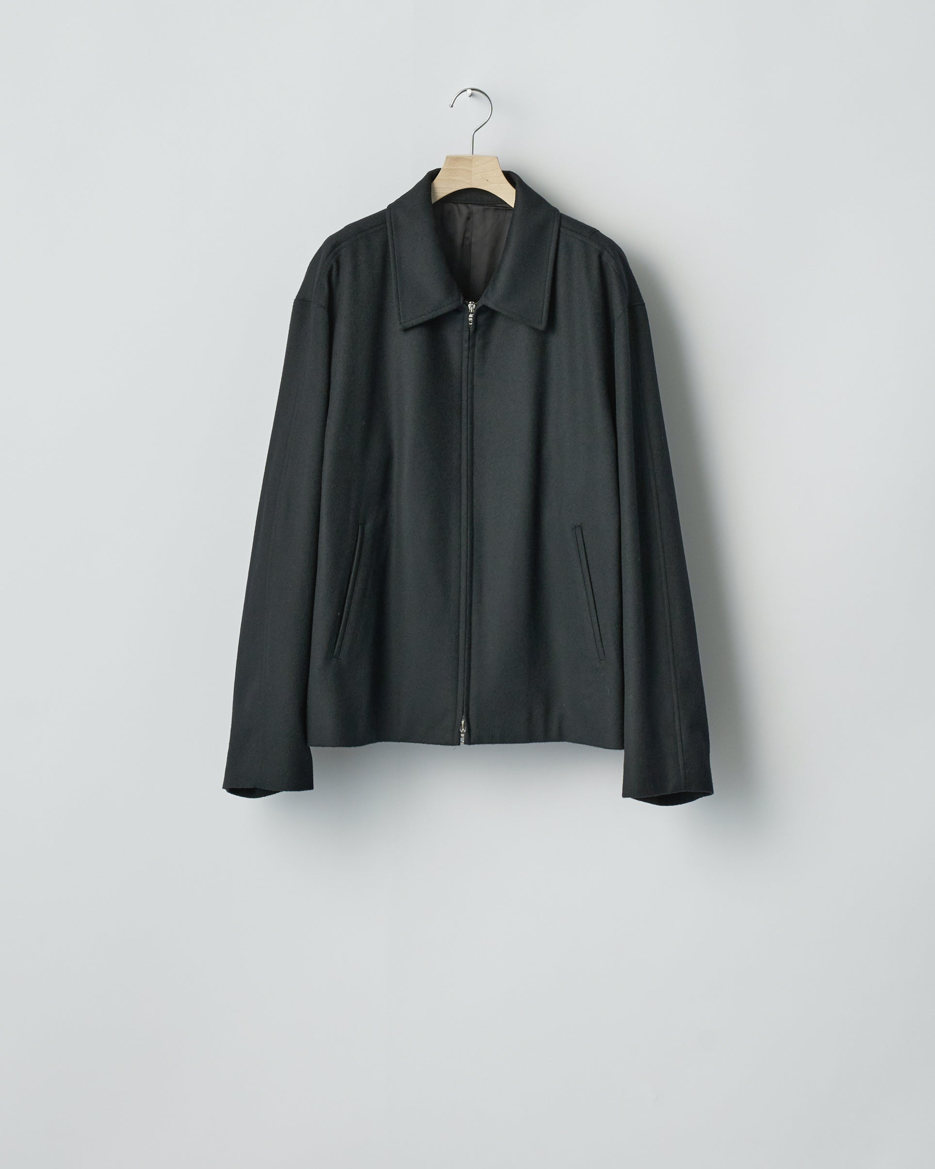 BLACK W/CA BEAVER ZIP SHORT JACKET