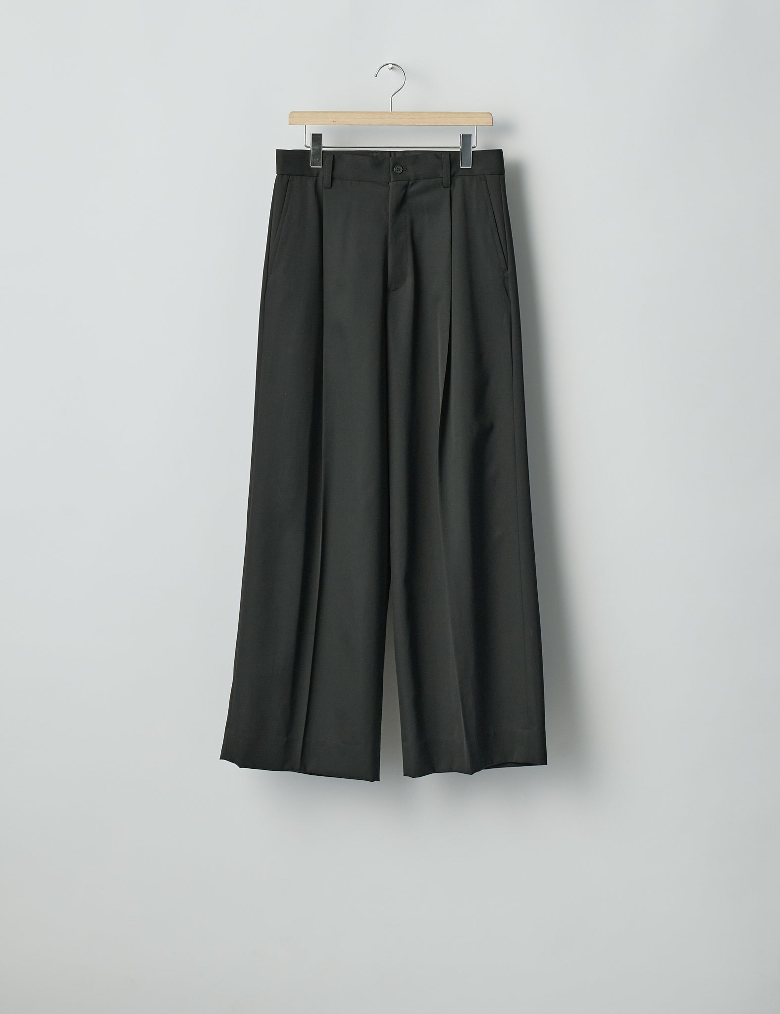 BLACK EXTRA WIDE TROUSERS