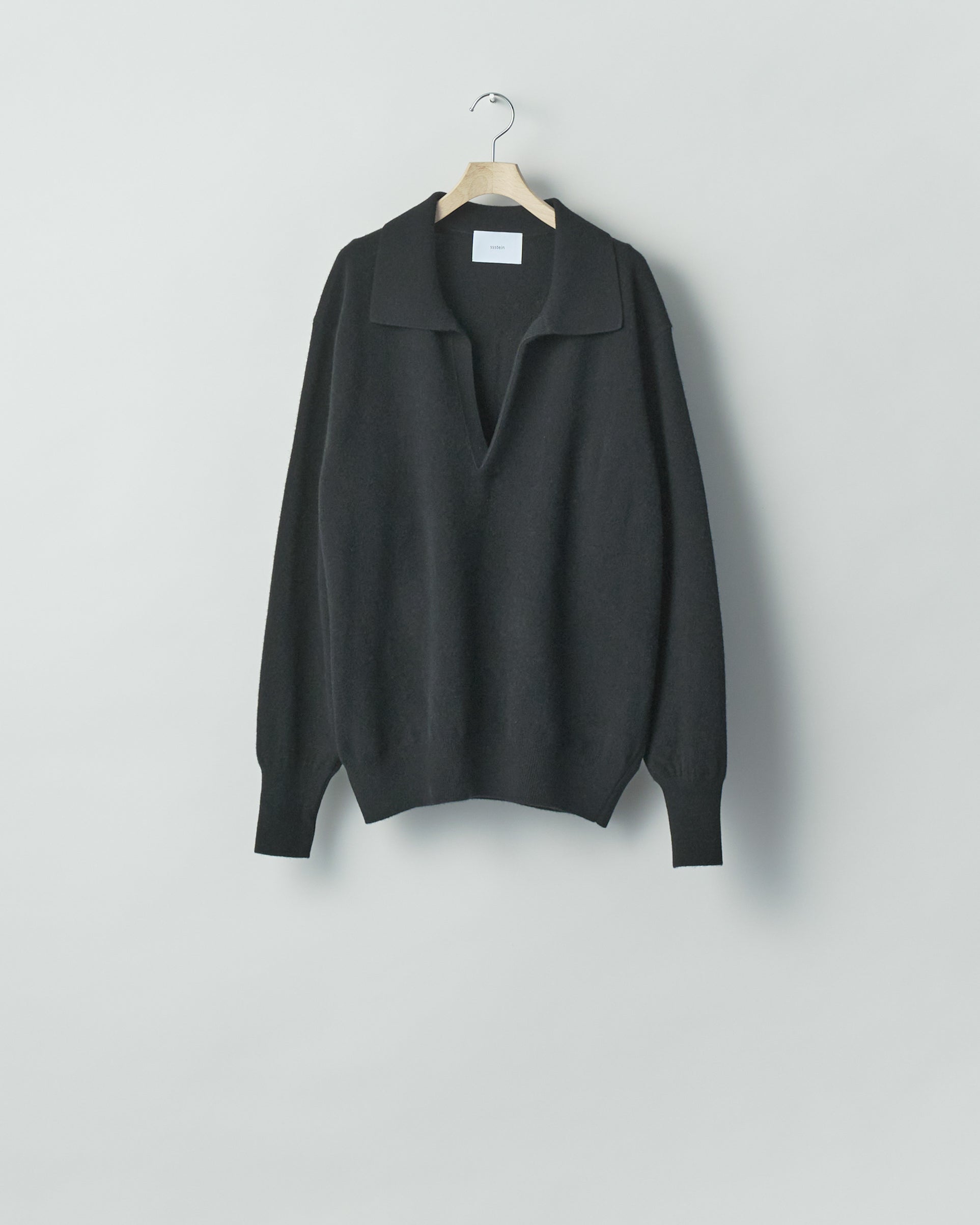 BLACK EXTRA FINE WOOL KNIT SKIPPER