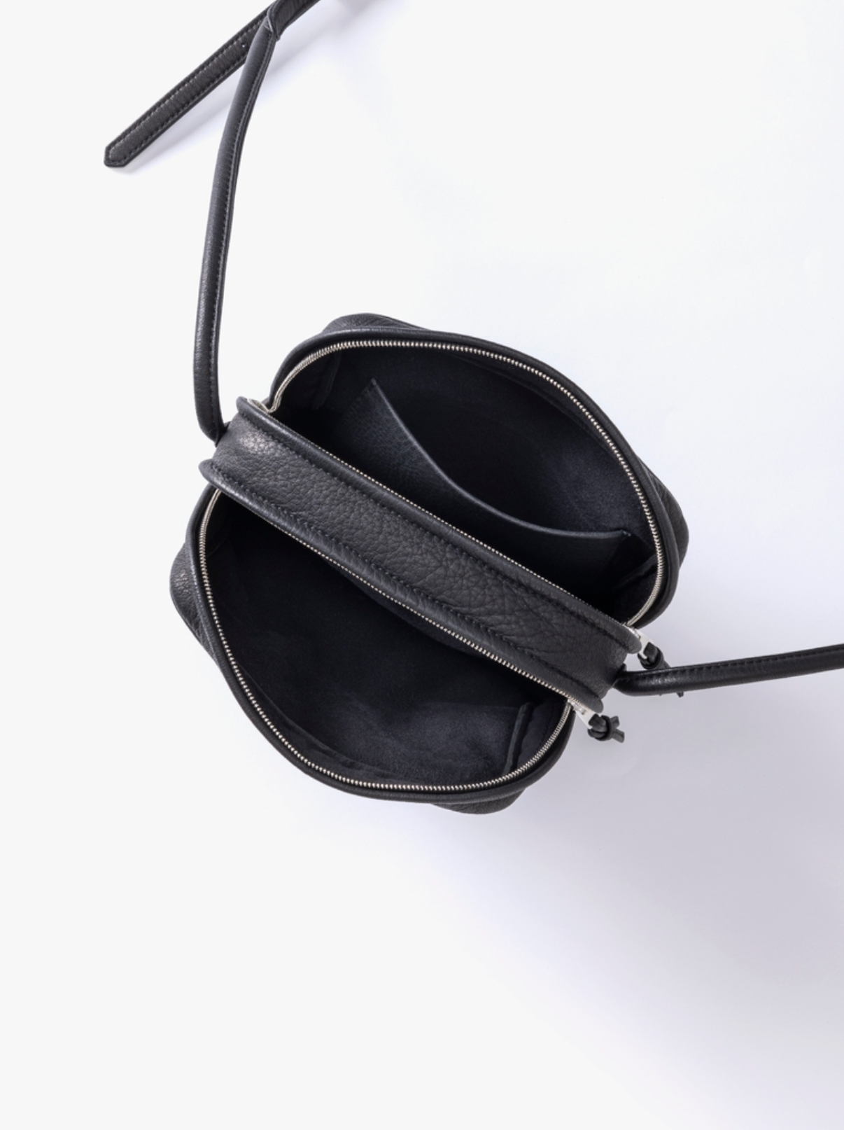 BLACK DEER LEATHER SQUARE SHOULDER BAG DA108