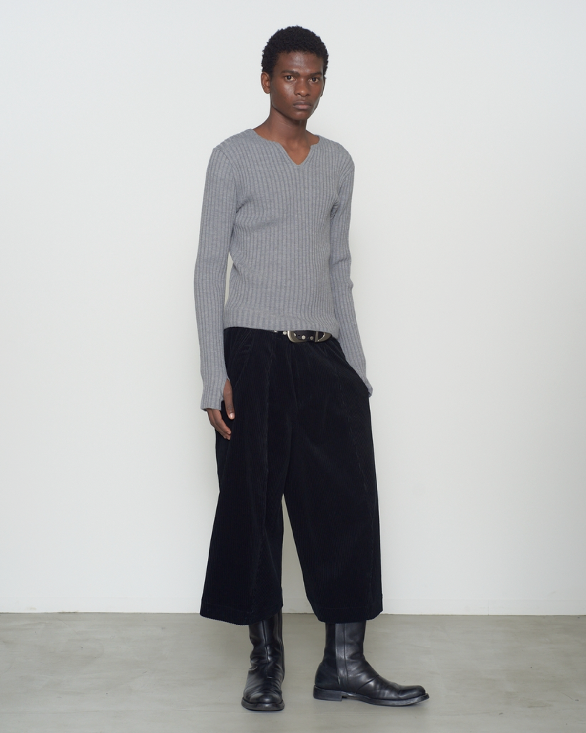 CHARCOAL S CURVED UTILITY CAPRI TROUSERS
