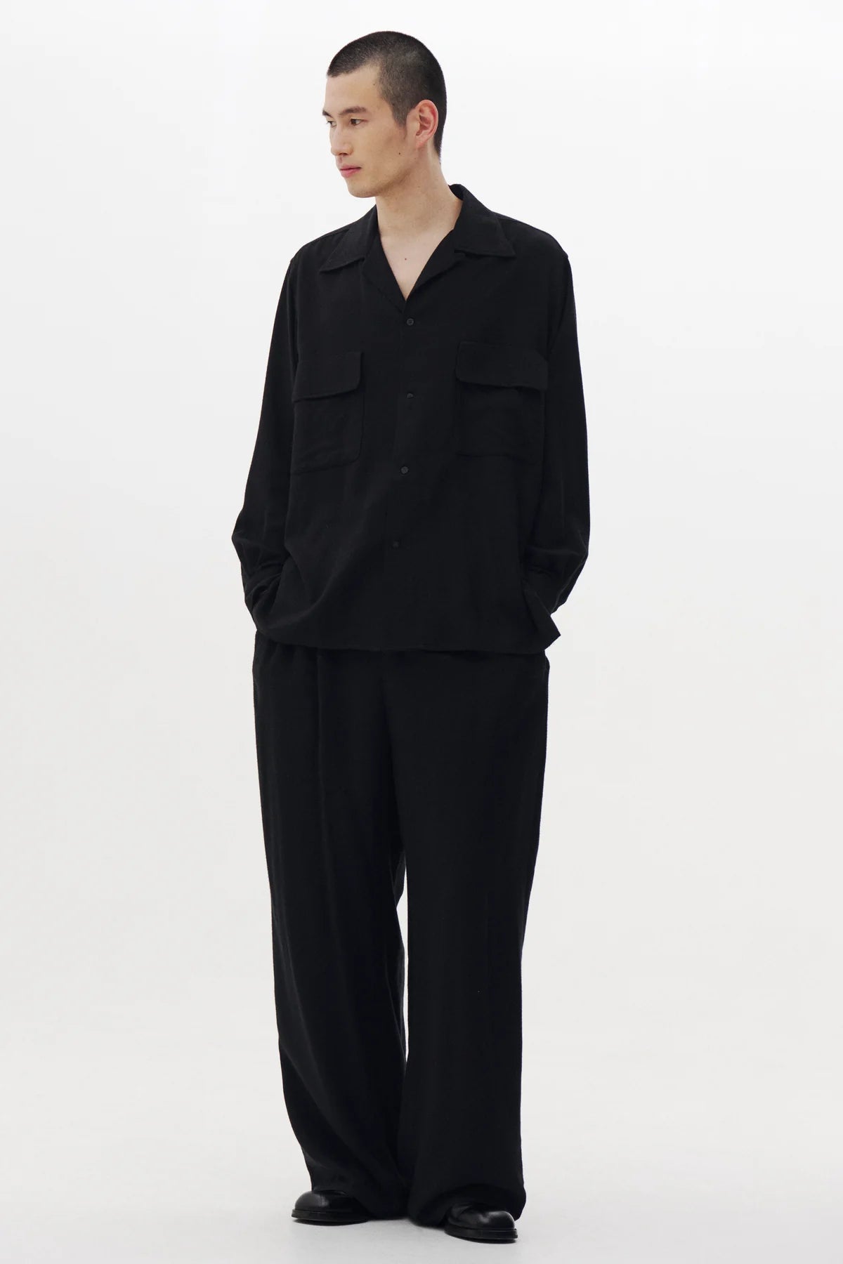 BLACK FRONT FLAT 1PLEATED EASY TROUSERS