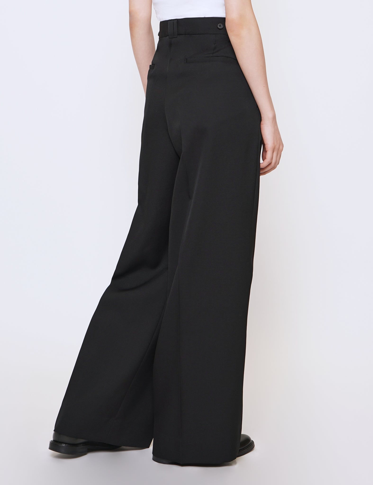 BLACK 3PLEATED WIDE-LEG TROUSERS
