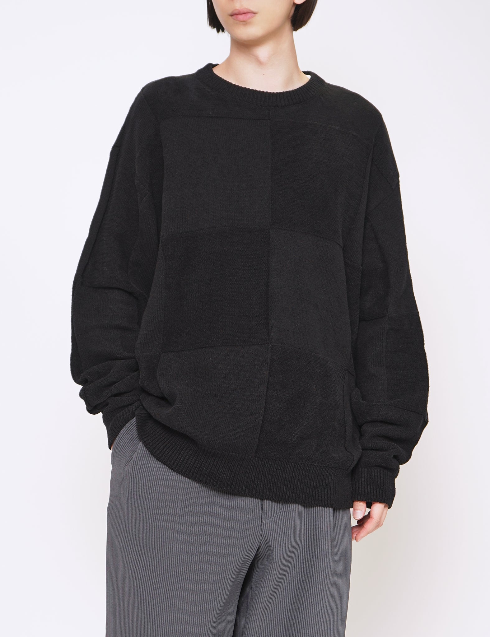 BLACK BLOCK CHECKED CREW NECK SWEATER
