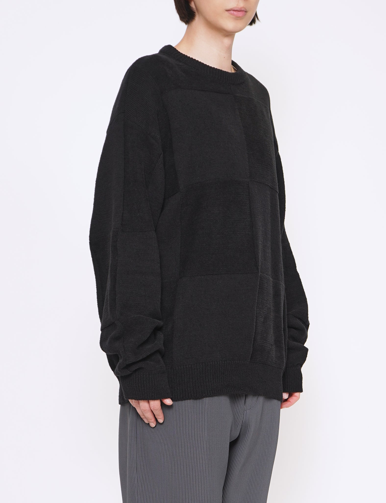 BLACK BLOCK CHECKED CREW NECK SWEATER