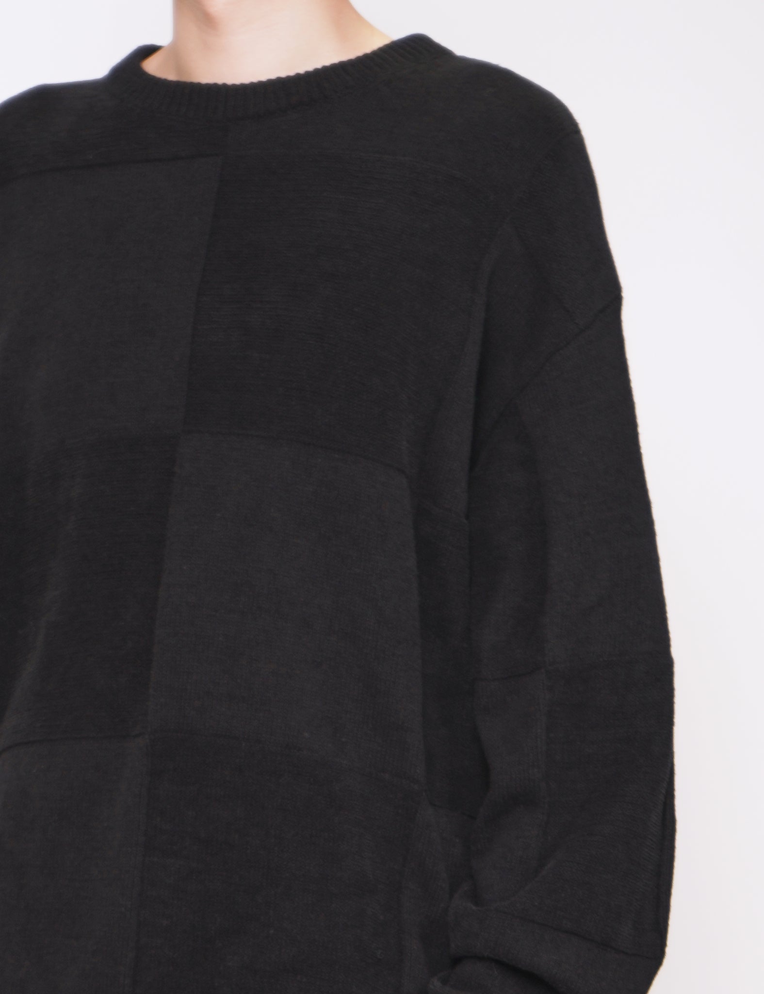 BLACK BLOCK CHECKED CREW NECK SWEATER