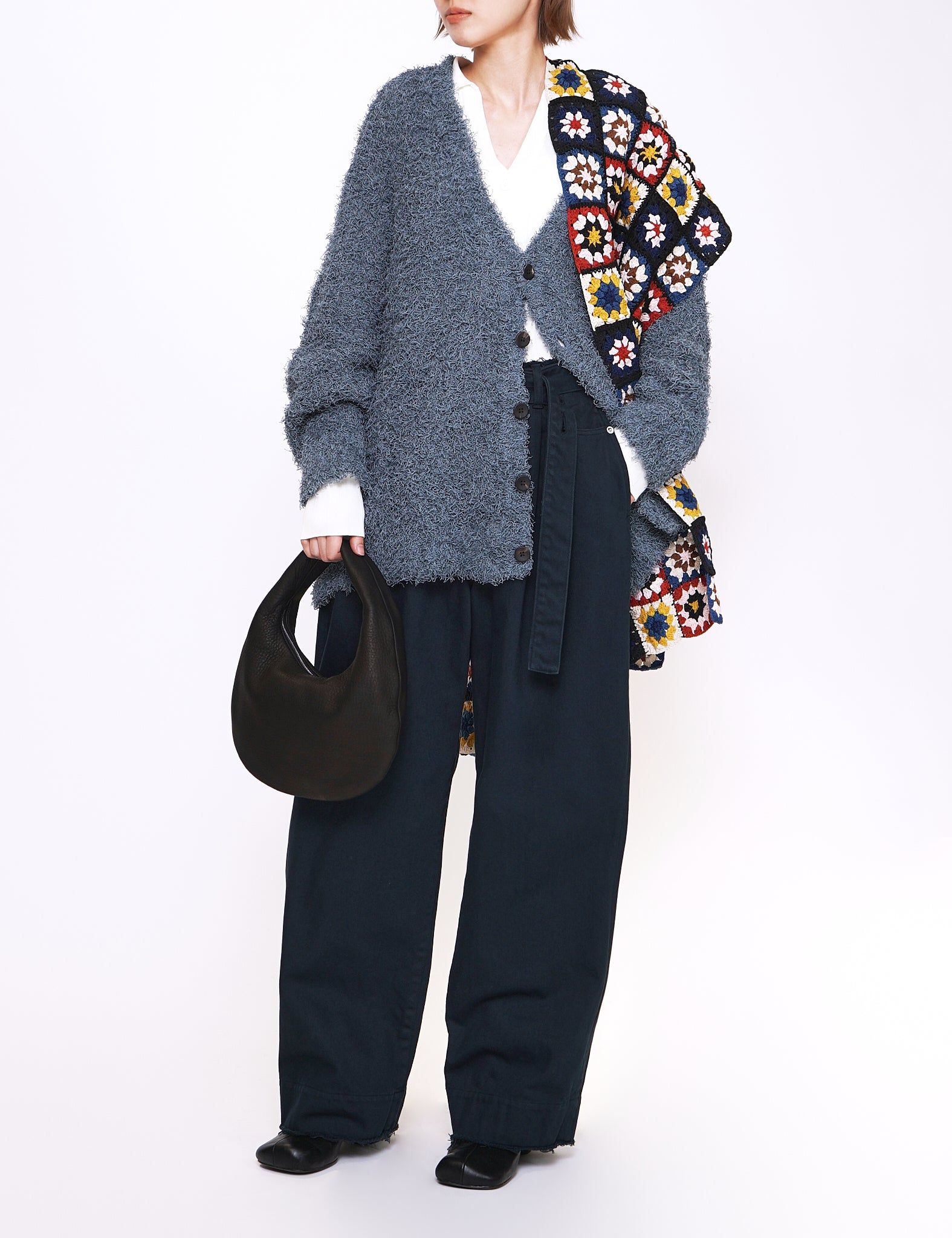 BLACK DEER LEATHER ROUND ONE SHOULDER BAG M DA59