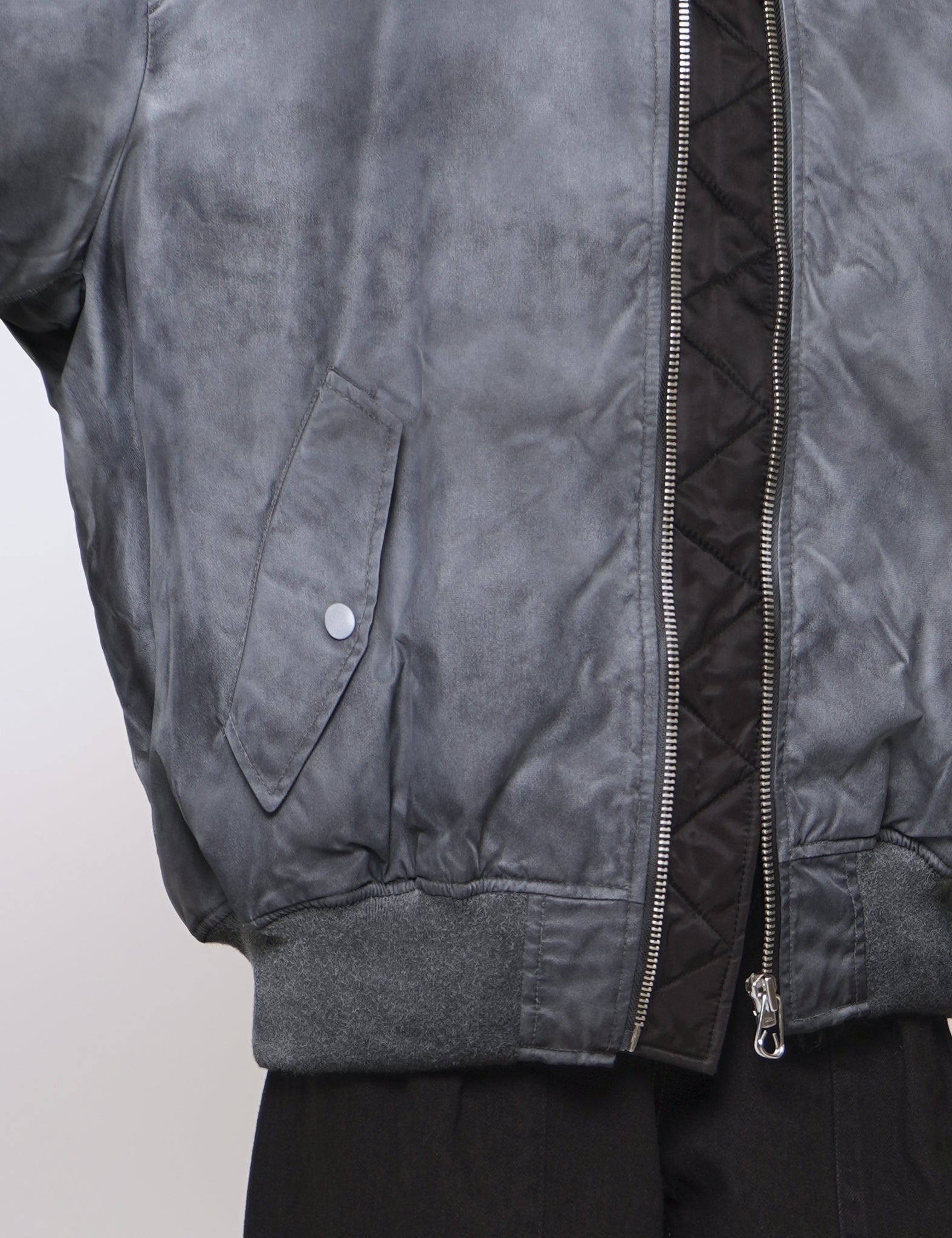 WHITE SPRAY PRINTED BOMBER JACKET