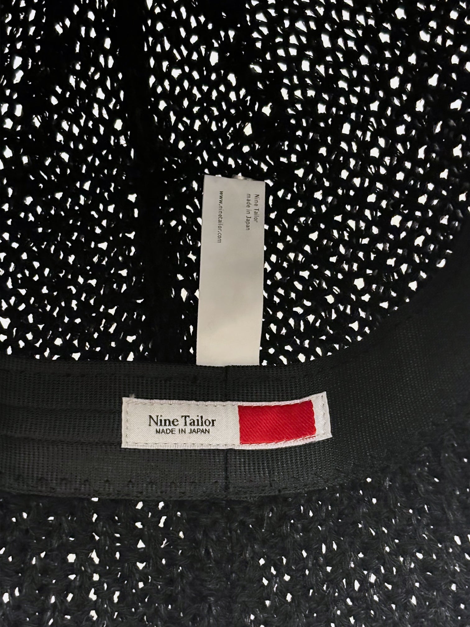 BLACK LACKING HAT