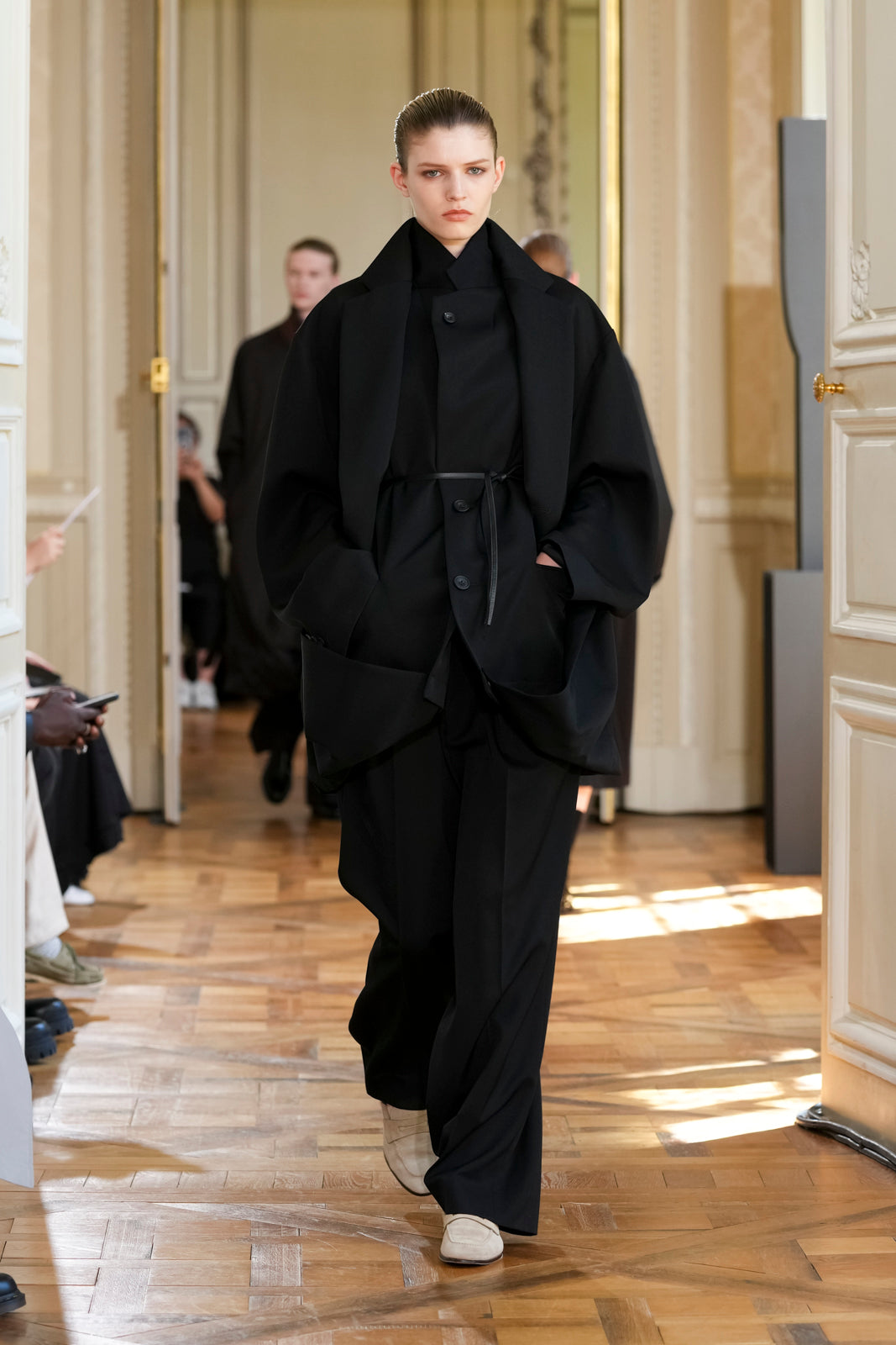 BLACK OVERSIZED LAYERED COMBINATION JACKET