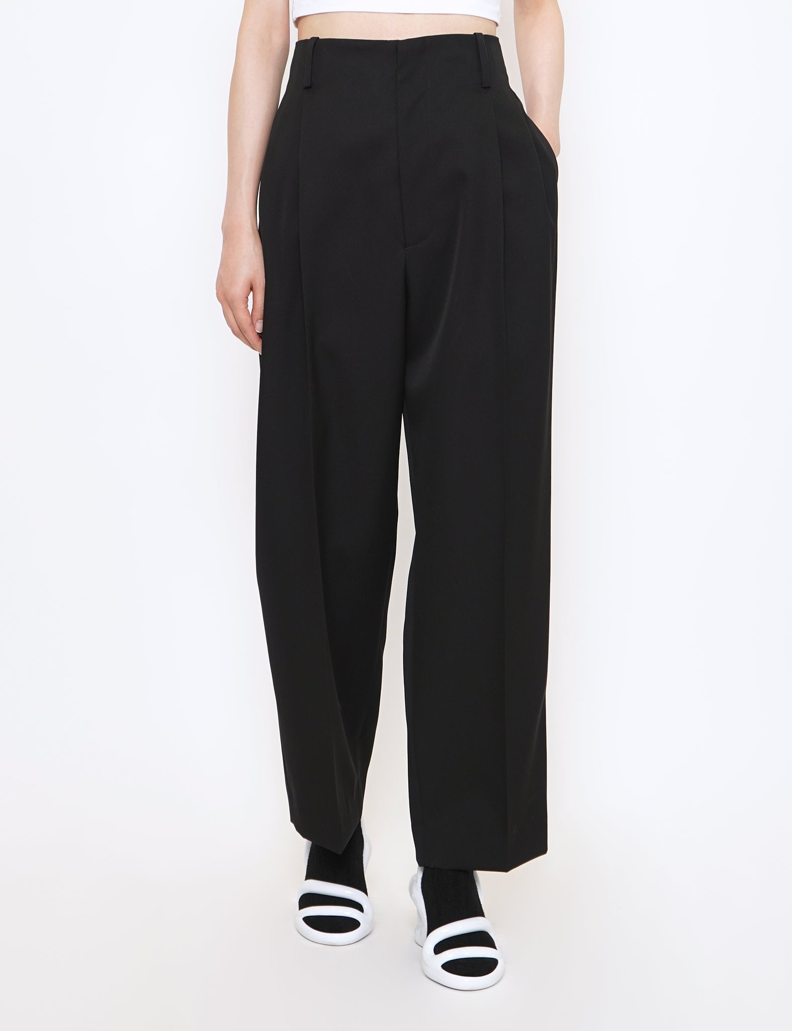 BLACK BELTLESS WIDE TROUSERS