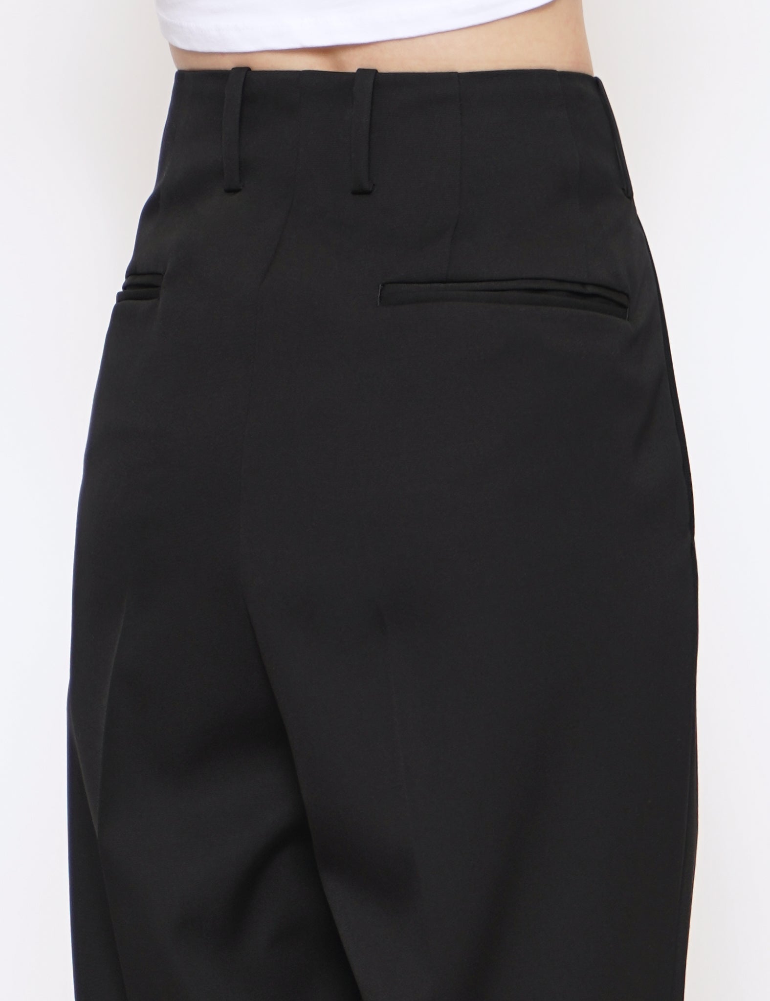 BLACK BELTLESS WIDE TROUSERS