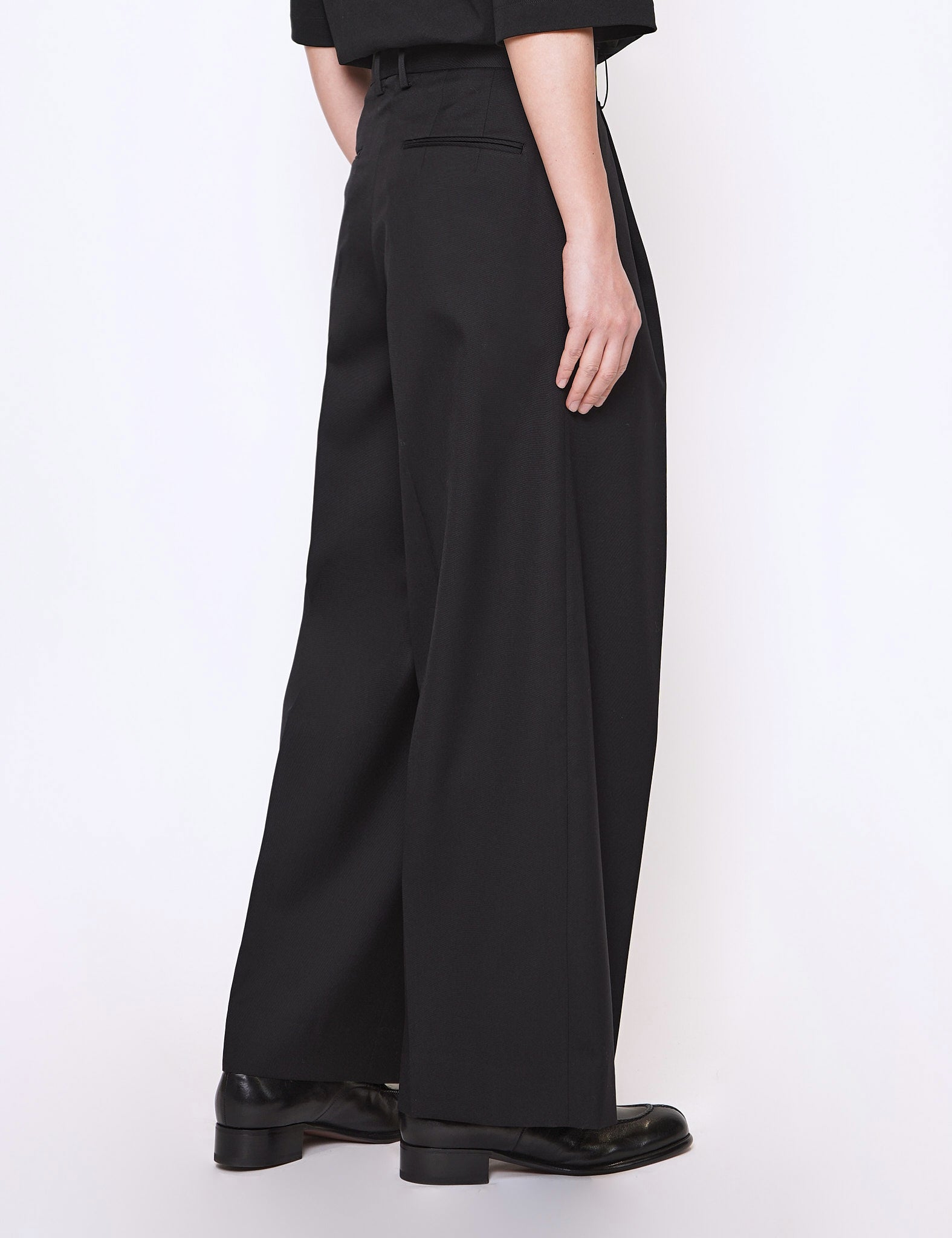 BLACK EXTRA WIDE TROUSERS