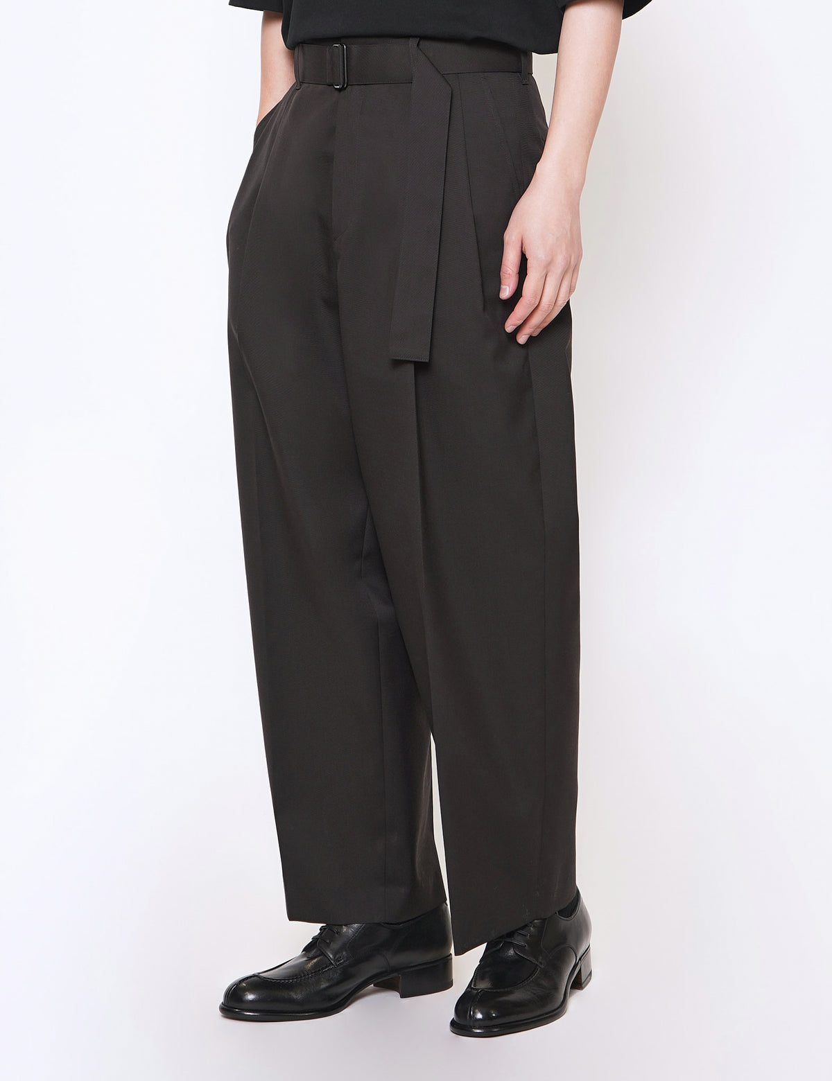 stein DARK CHARCOAL BELTED WIDE STRAIGHT TROUSERS
