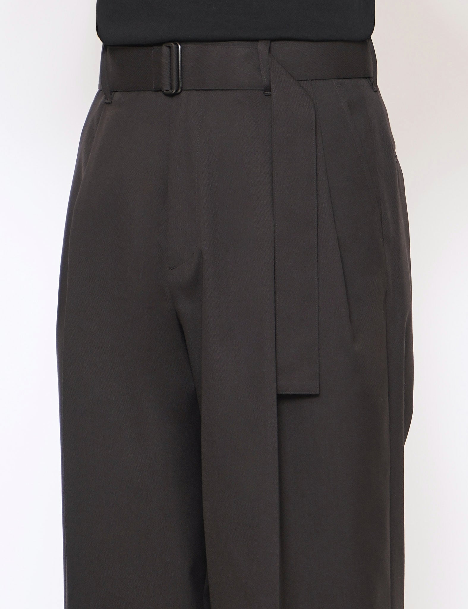 DARK CHARCOAL BELTED WIDE STRAIGHT TROUSERS