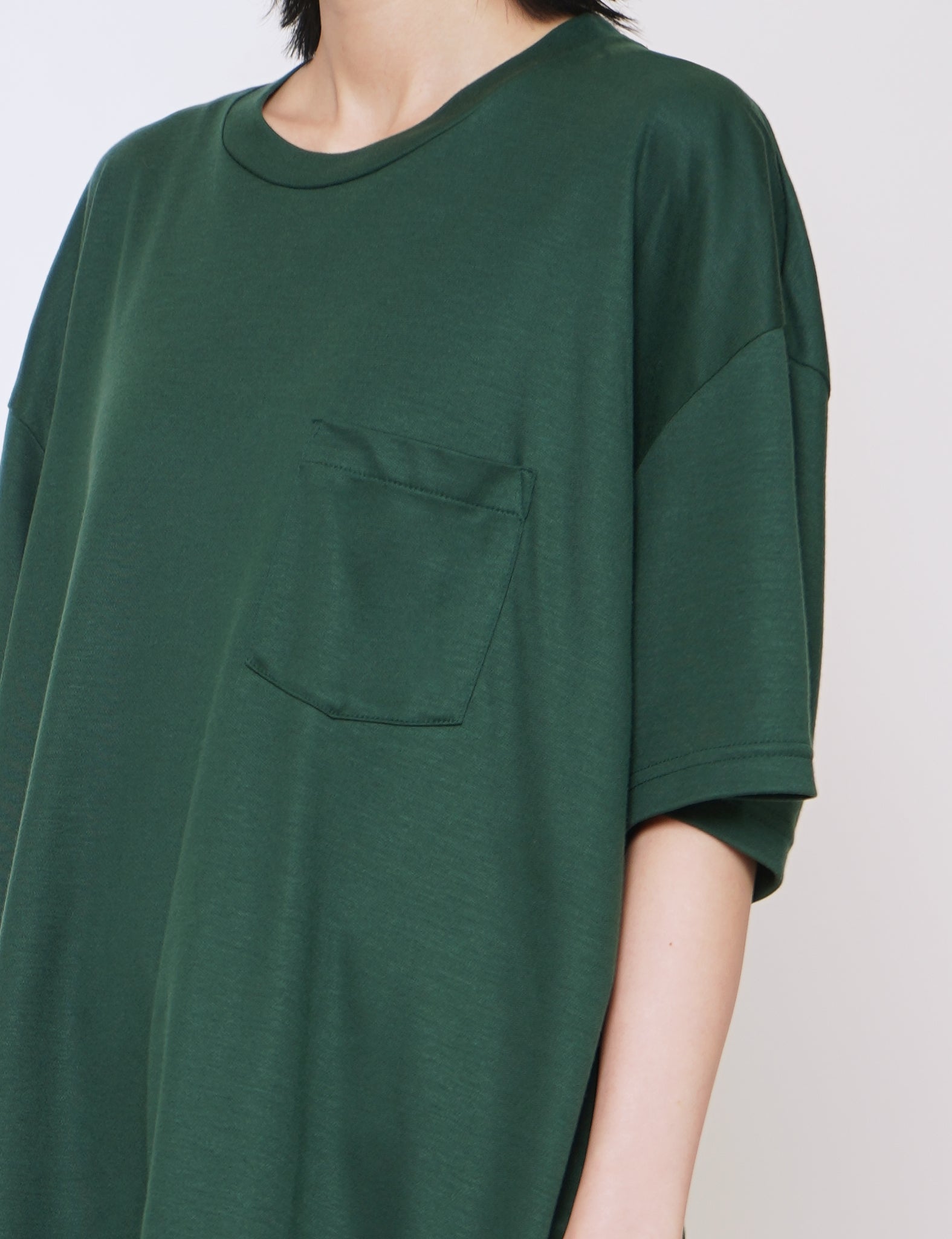 GREEN OVERSIZED LYOCELL POCKET TEE