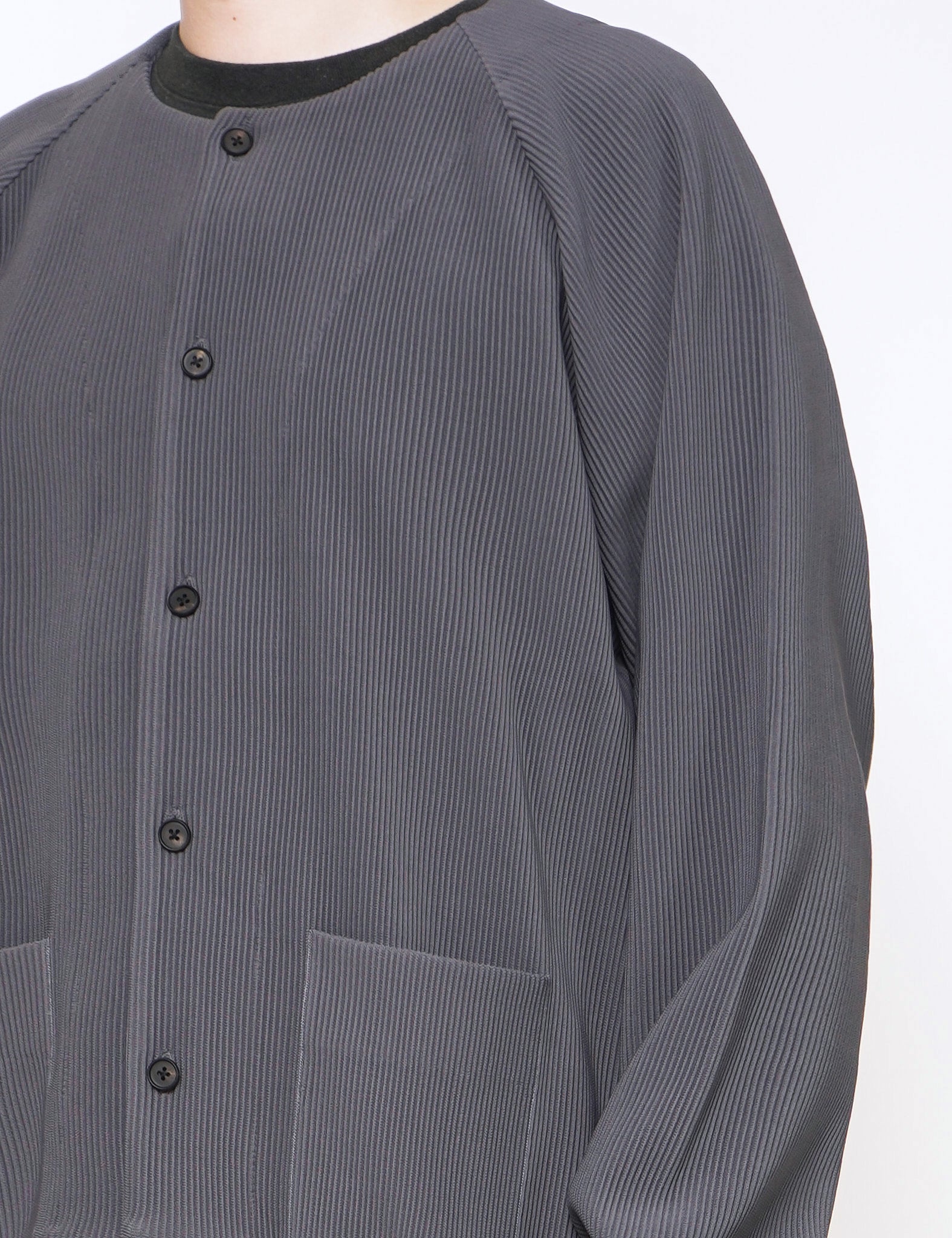 N. GREY GRADATION PLEATS CARDIGAN