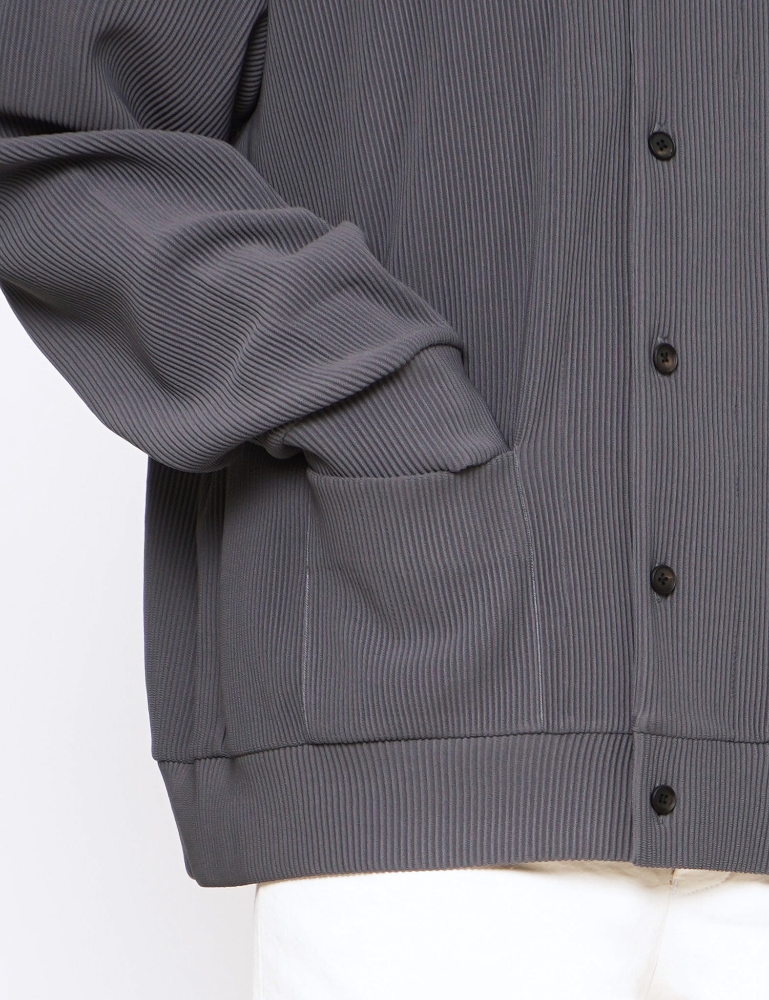 N. GREY GRADATION PLEATS CARDIGAN