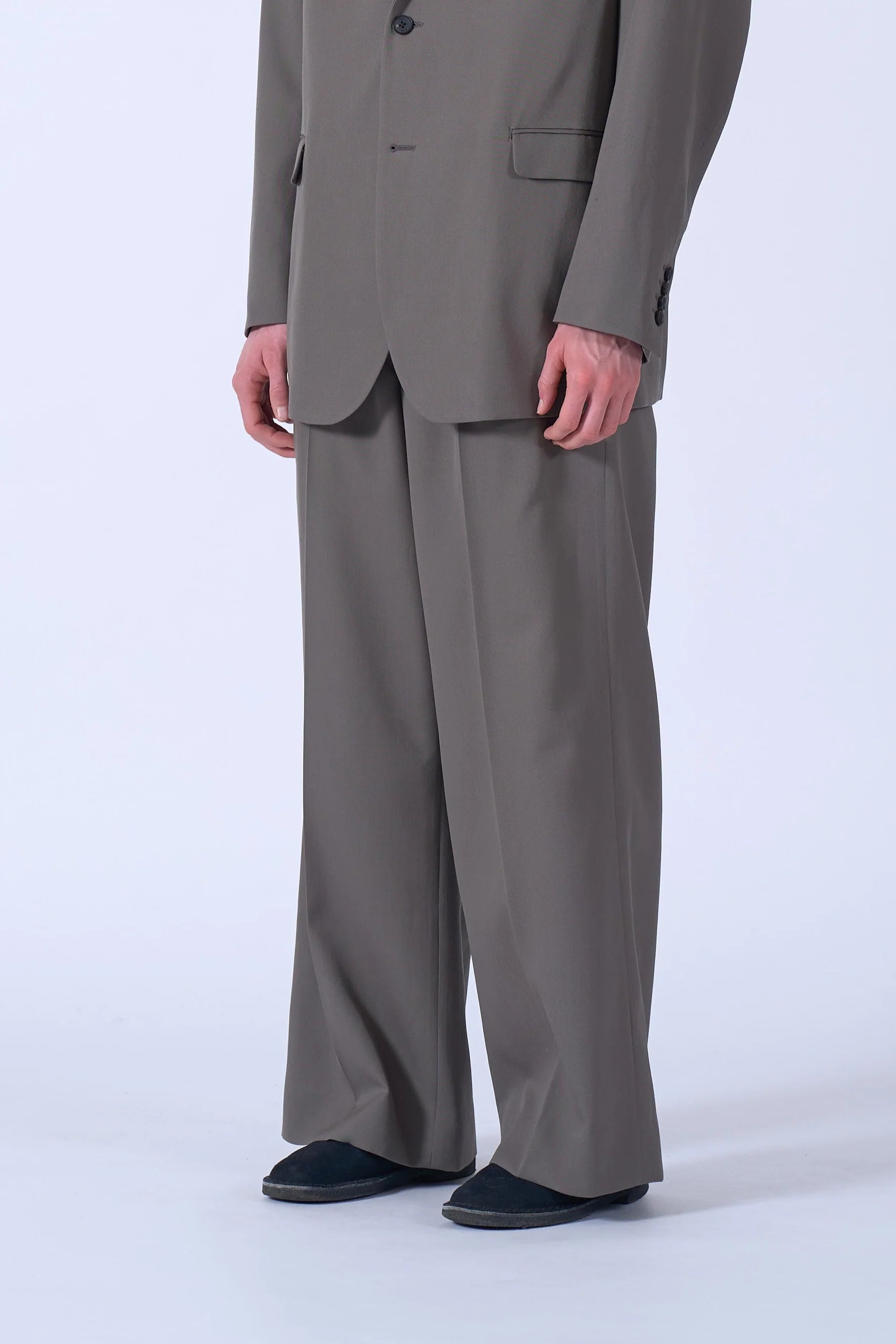 GREIGE 3PLEATED WIDE-LEG TROUSERS