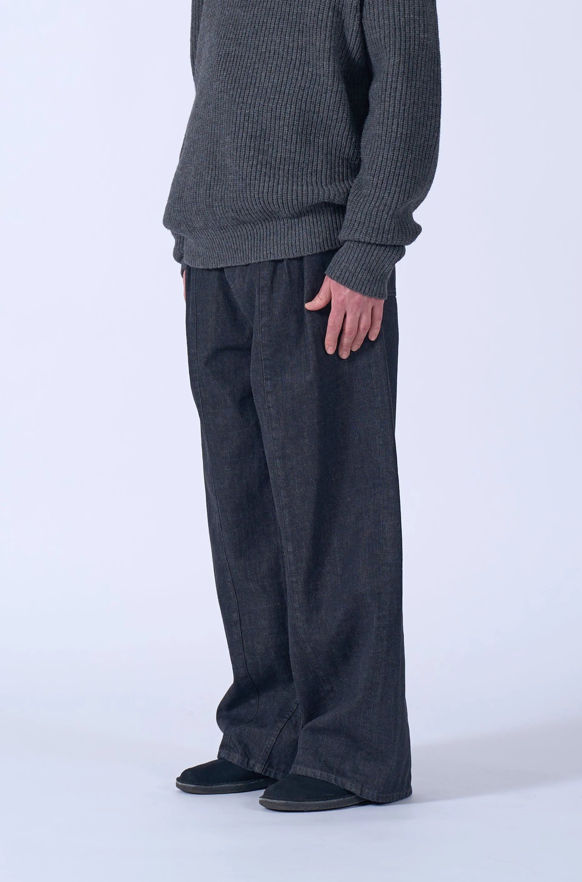 BLACK DENIM 3PLEATED WIDE-LEG TROUSERS