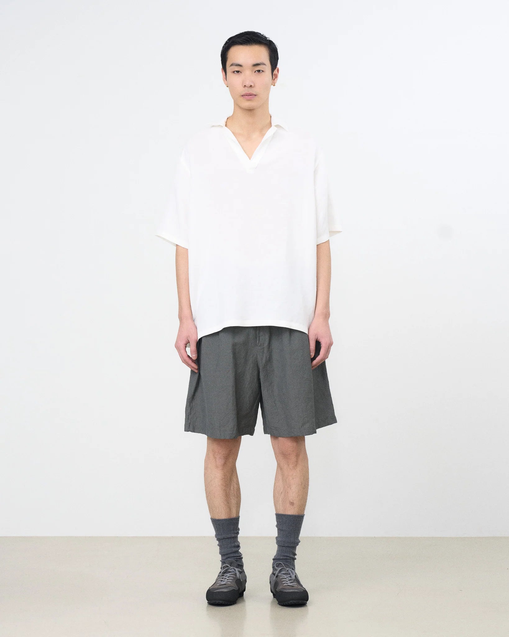 WHITE LINEN SKIPPER POLO SHIRT
