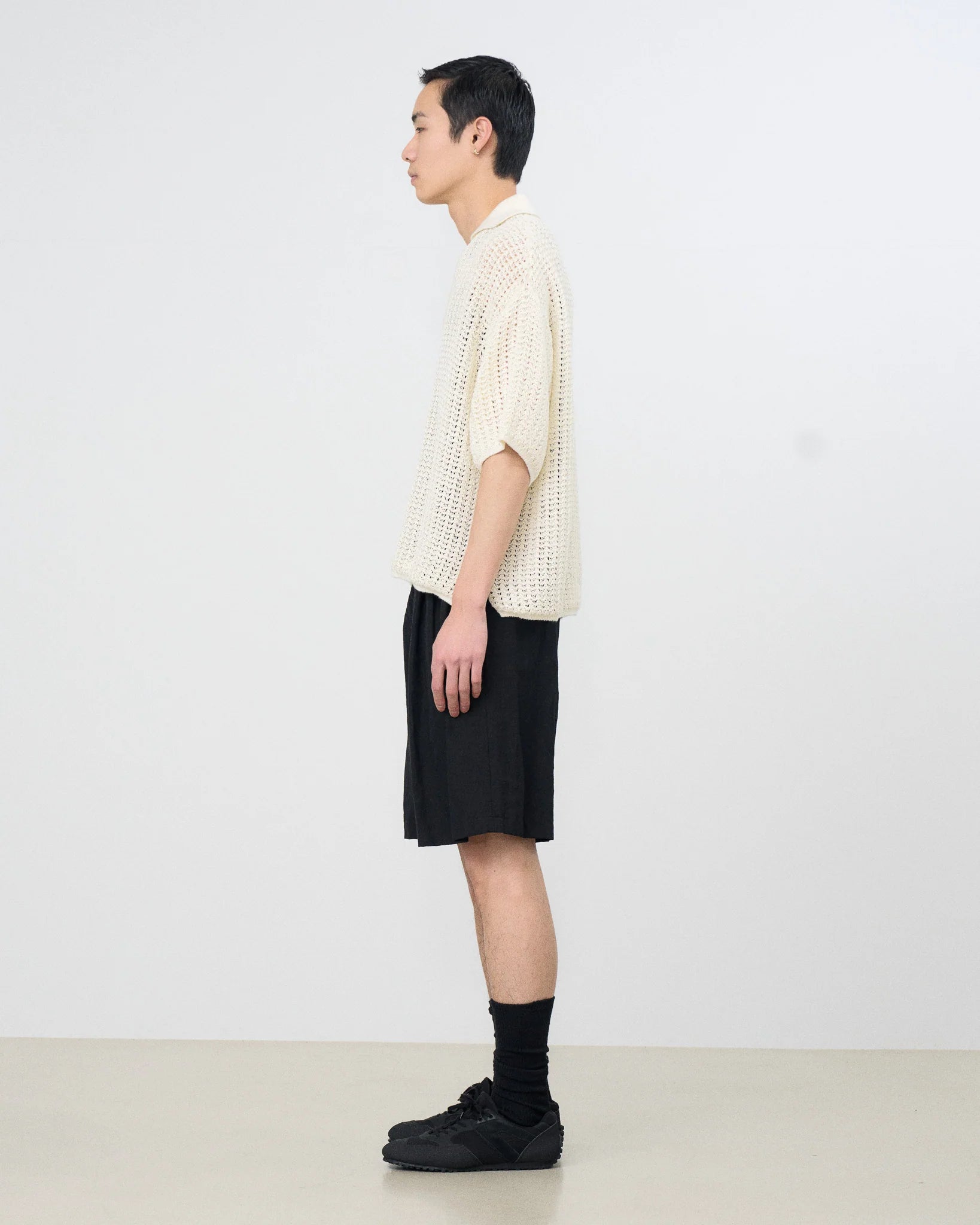 BLACK WOOL LINEN 3PLEATED SHORTS