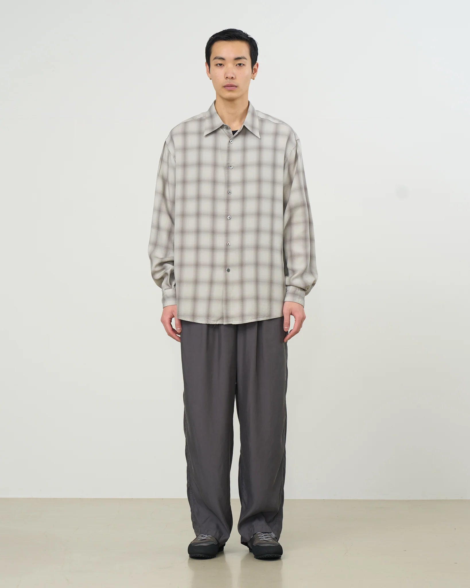 GRAY OMBRE PLAID REGULAR COLLAR SHIRT