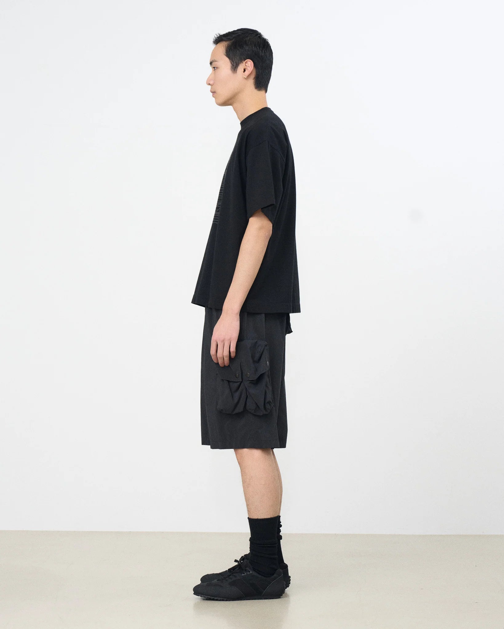 BLACK Old Man EMBROIDERY T-SHIRT