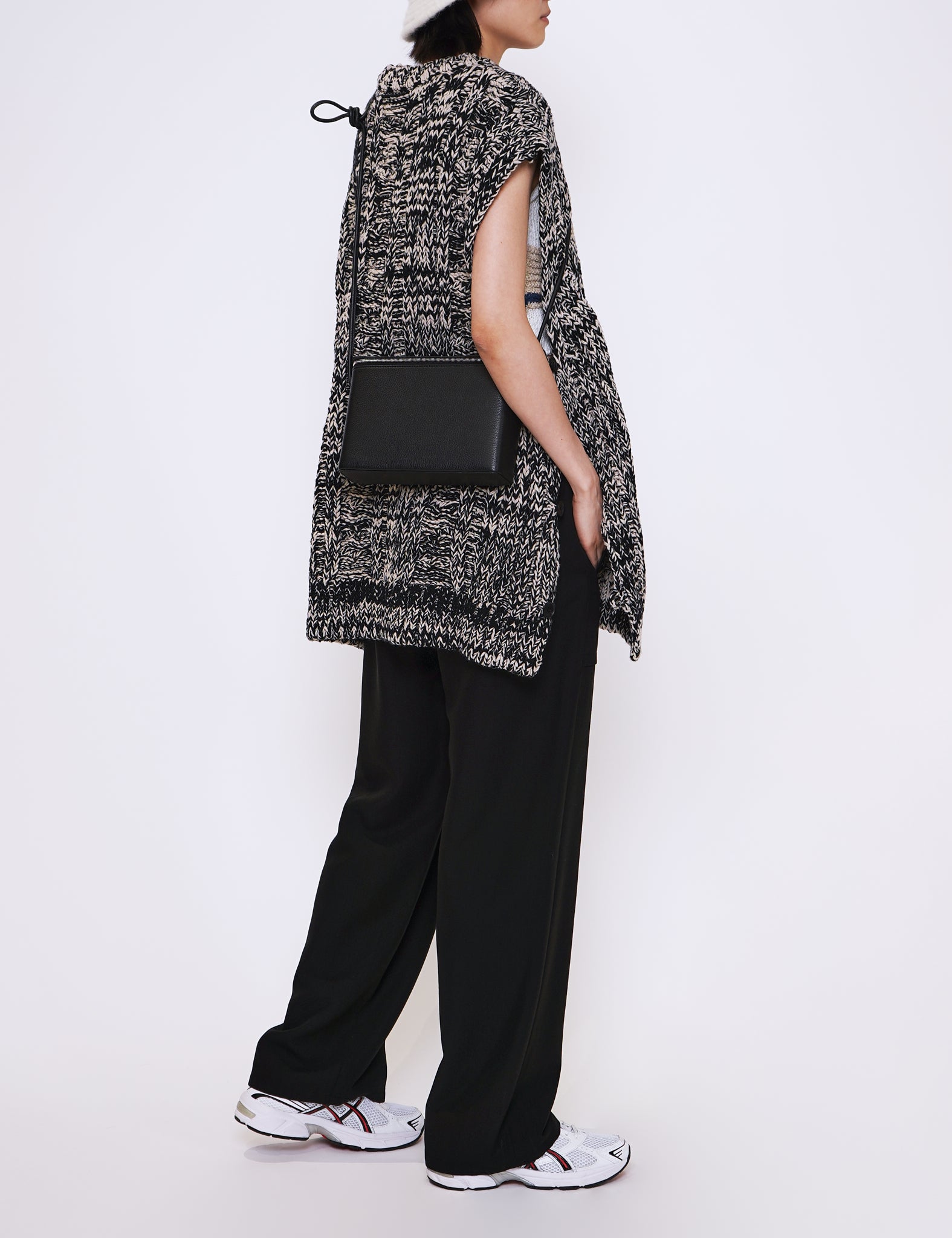 BLACK BIG POCKET PANTS