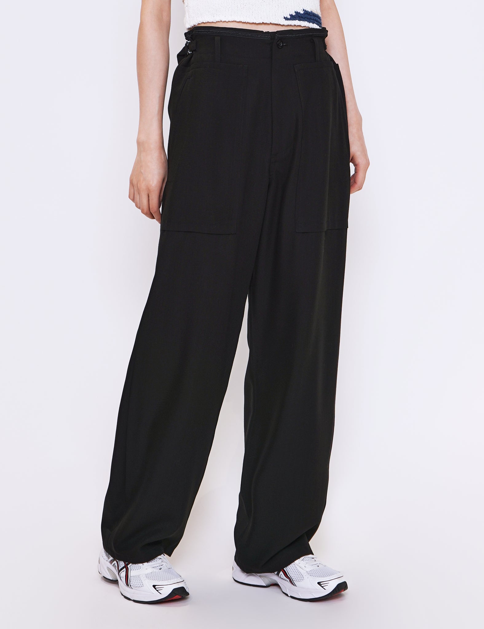 BLACK BIG POCKET PANTS