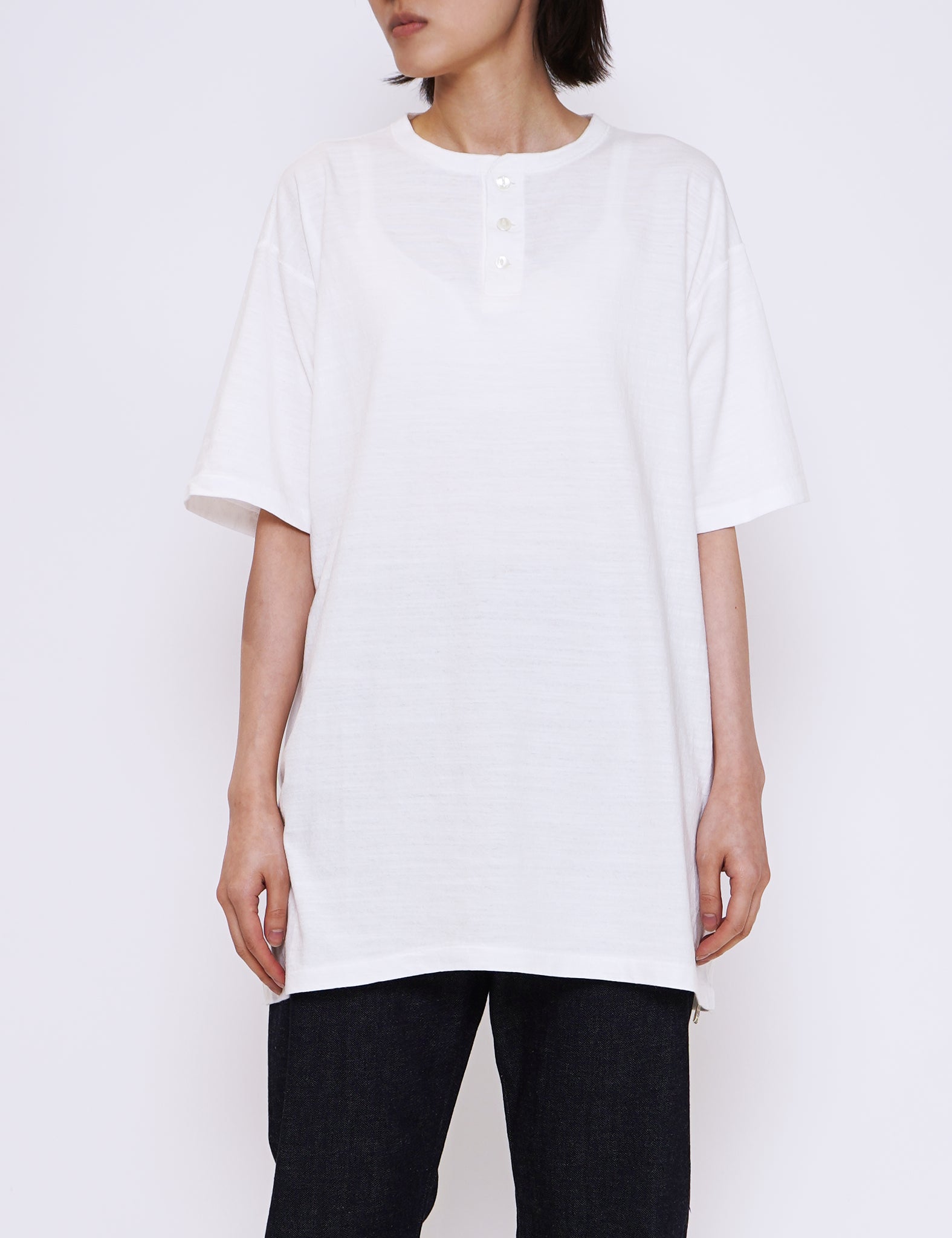 OFF WHITE HENLY NECK T-SHIRT