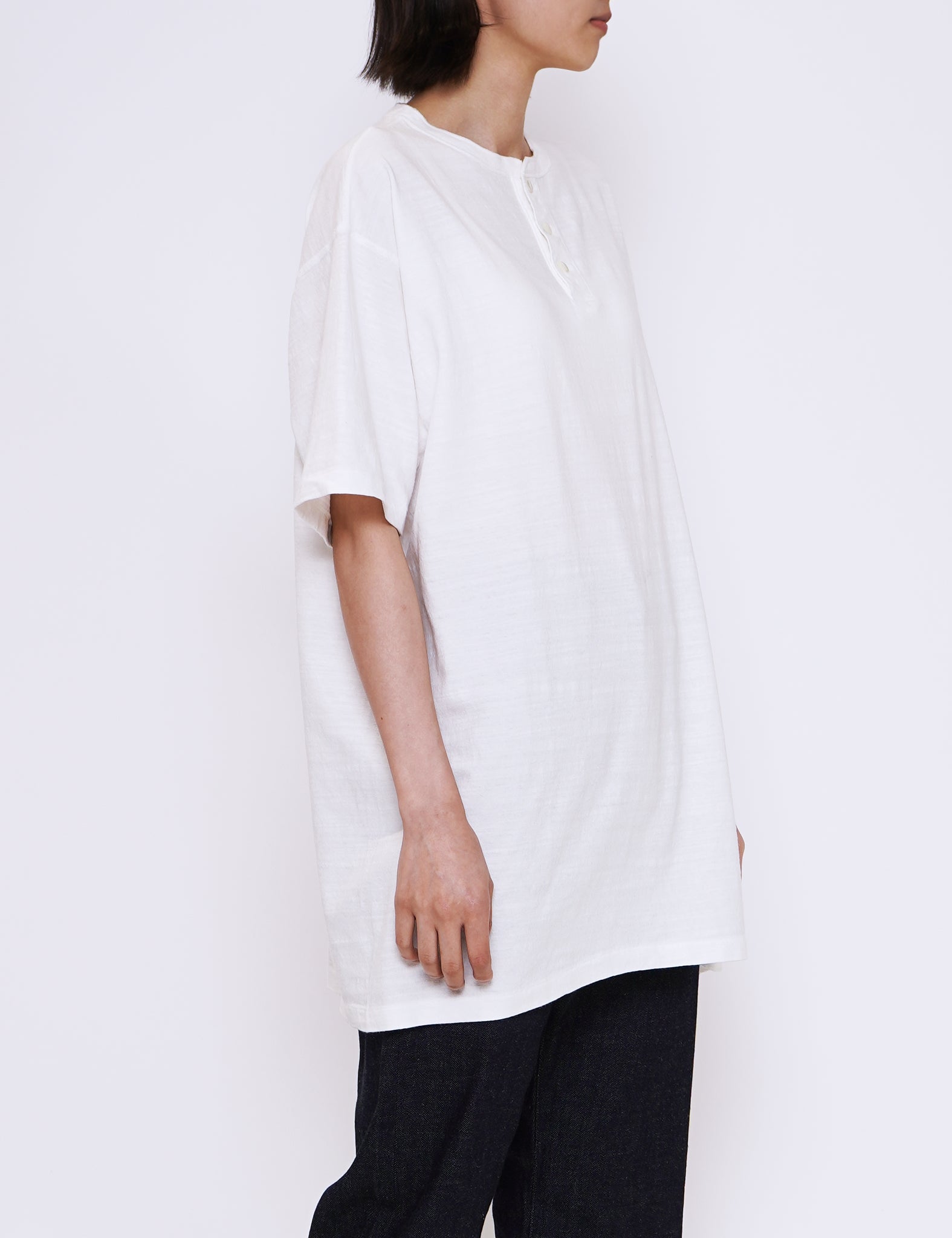 OFF WHITE HENLY NECK T-SHIRT