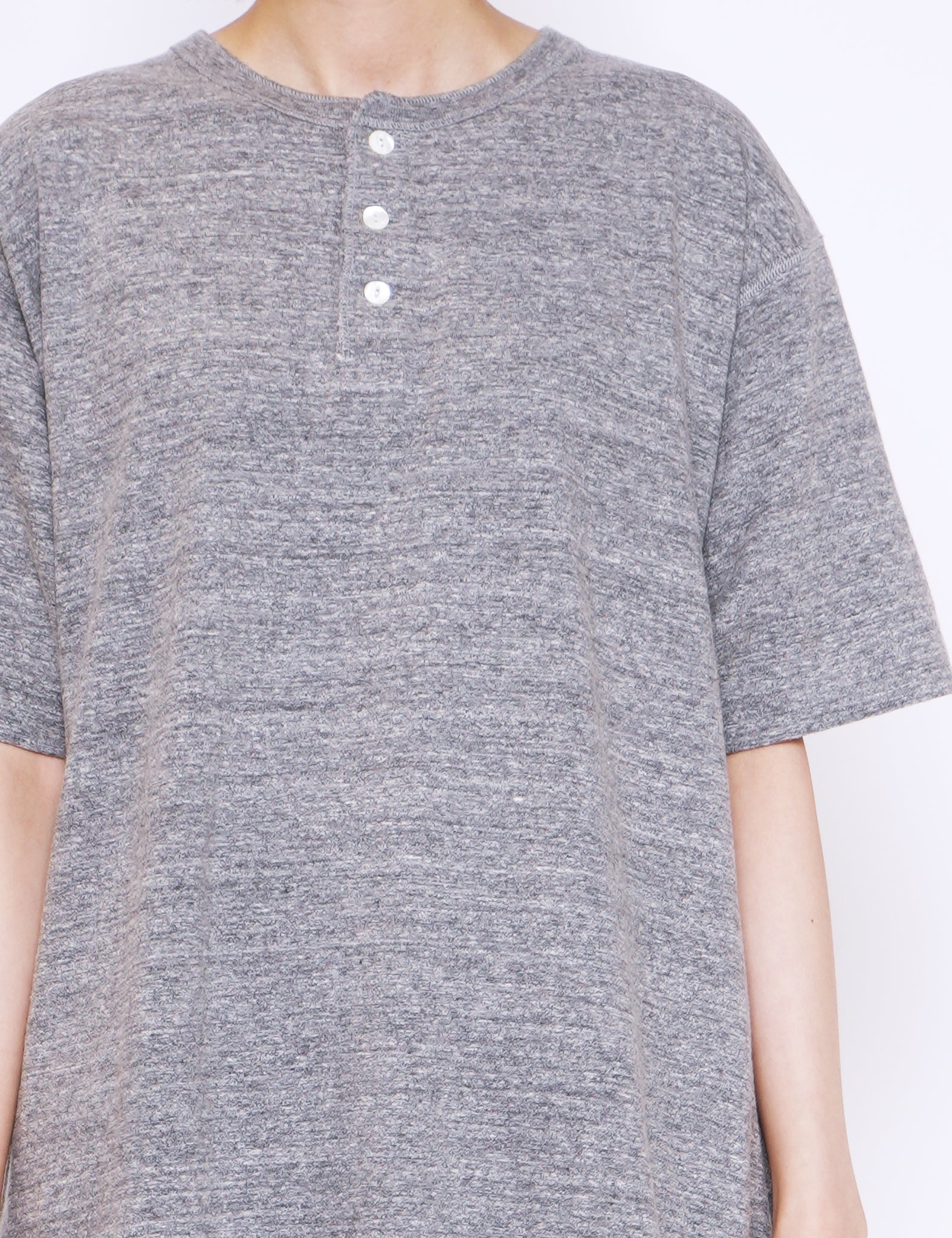 TOP GREY HENLY NECK TEE TOP