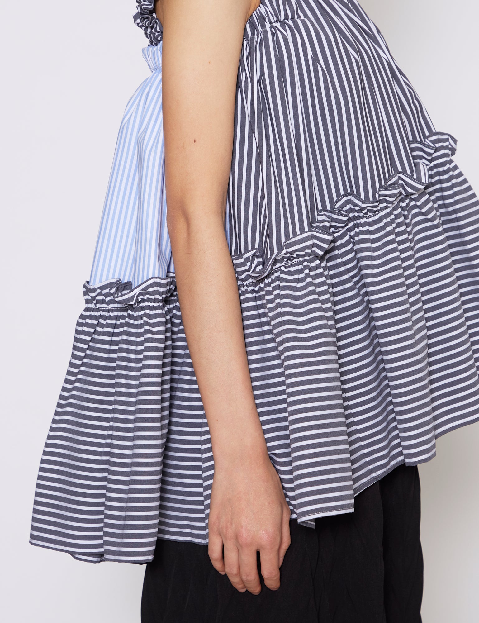 BLACK & BLUE COTTON POPLIN OLIVE TOP