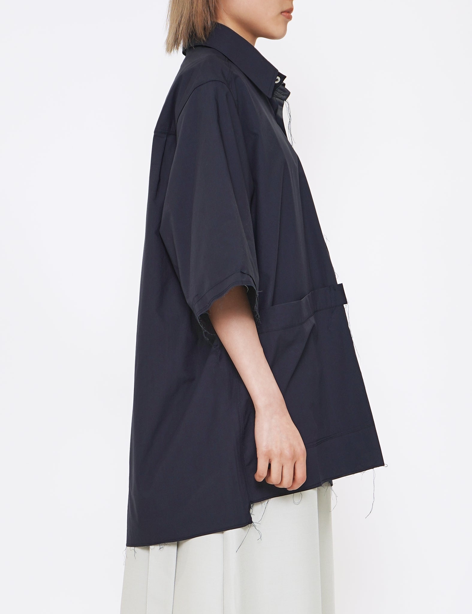 NAVY SHORT SLEEVE BOXY SHIRT