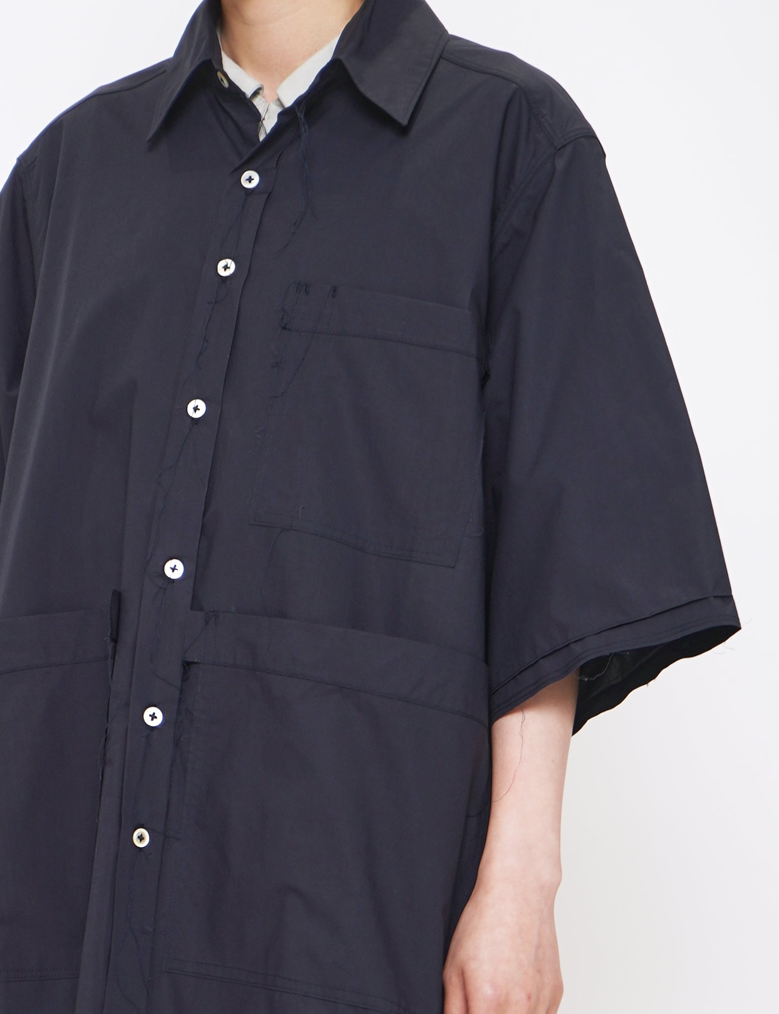 NAVY SHORT SLEEVE BOXY SHIRT