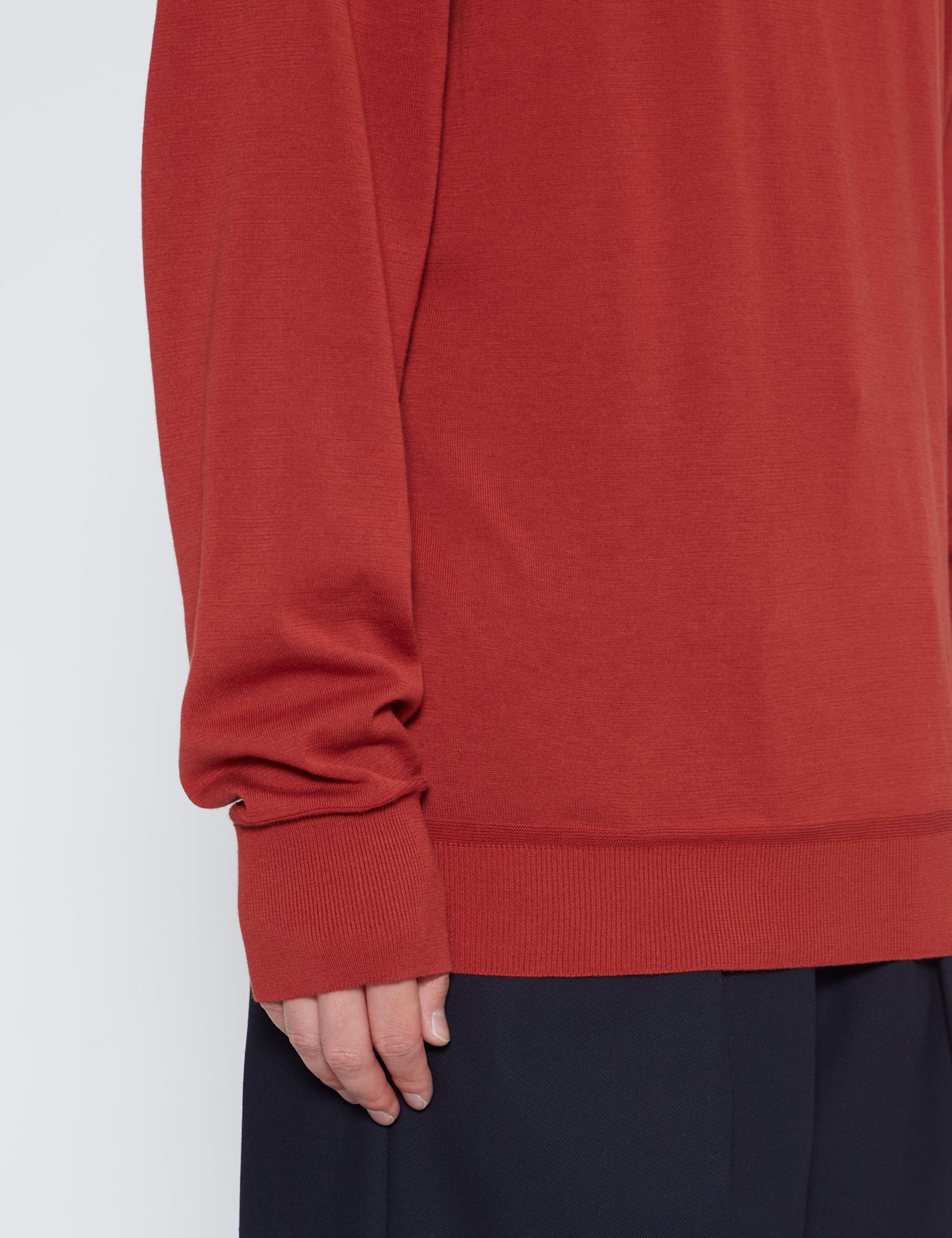 RED CREWNECK KNIT SWEATER