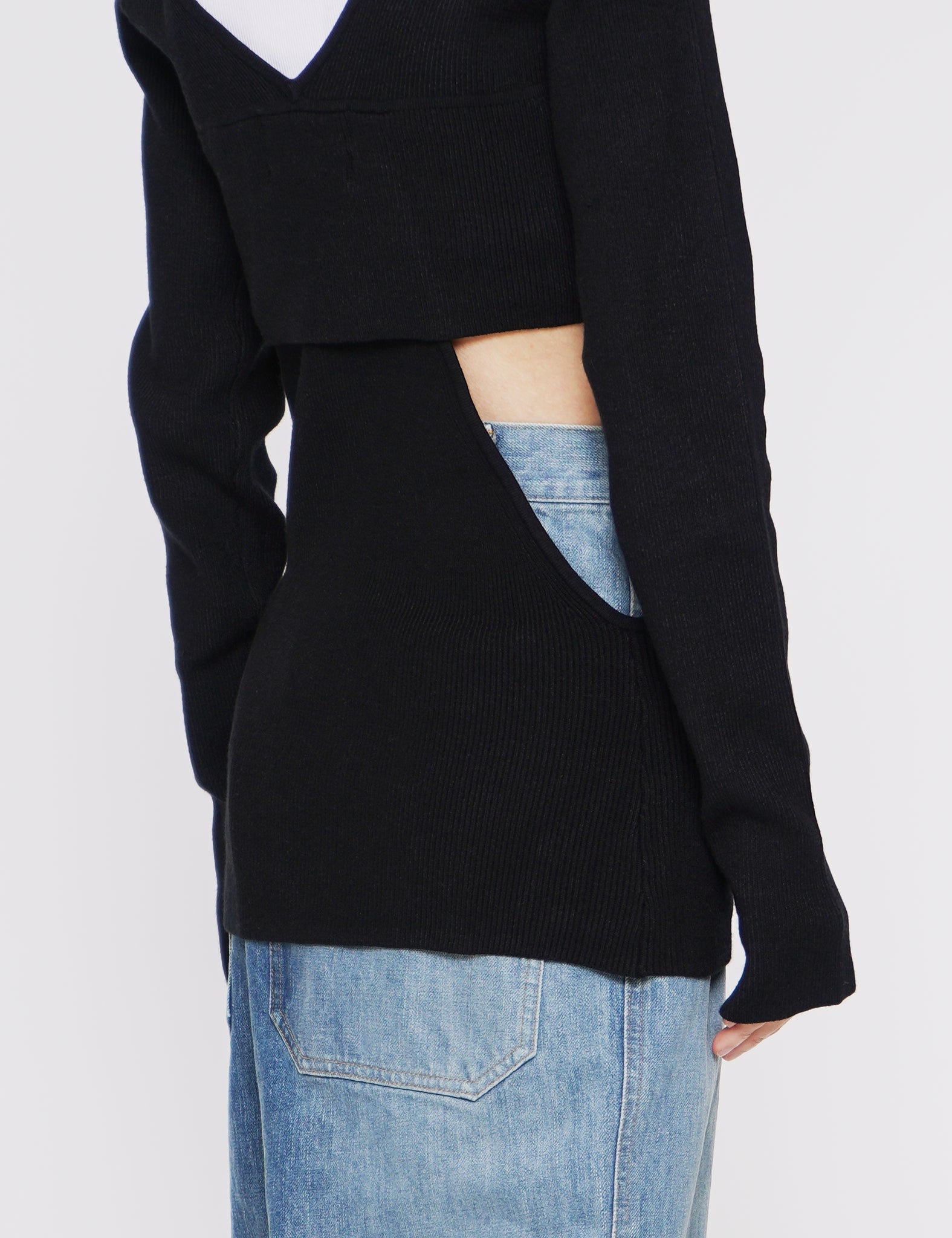 BLACK PRAEE TOP