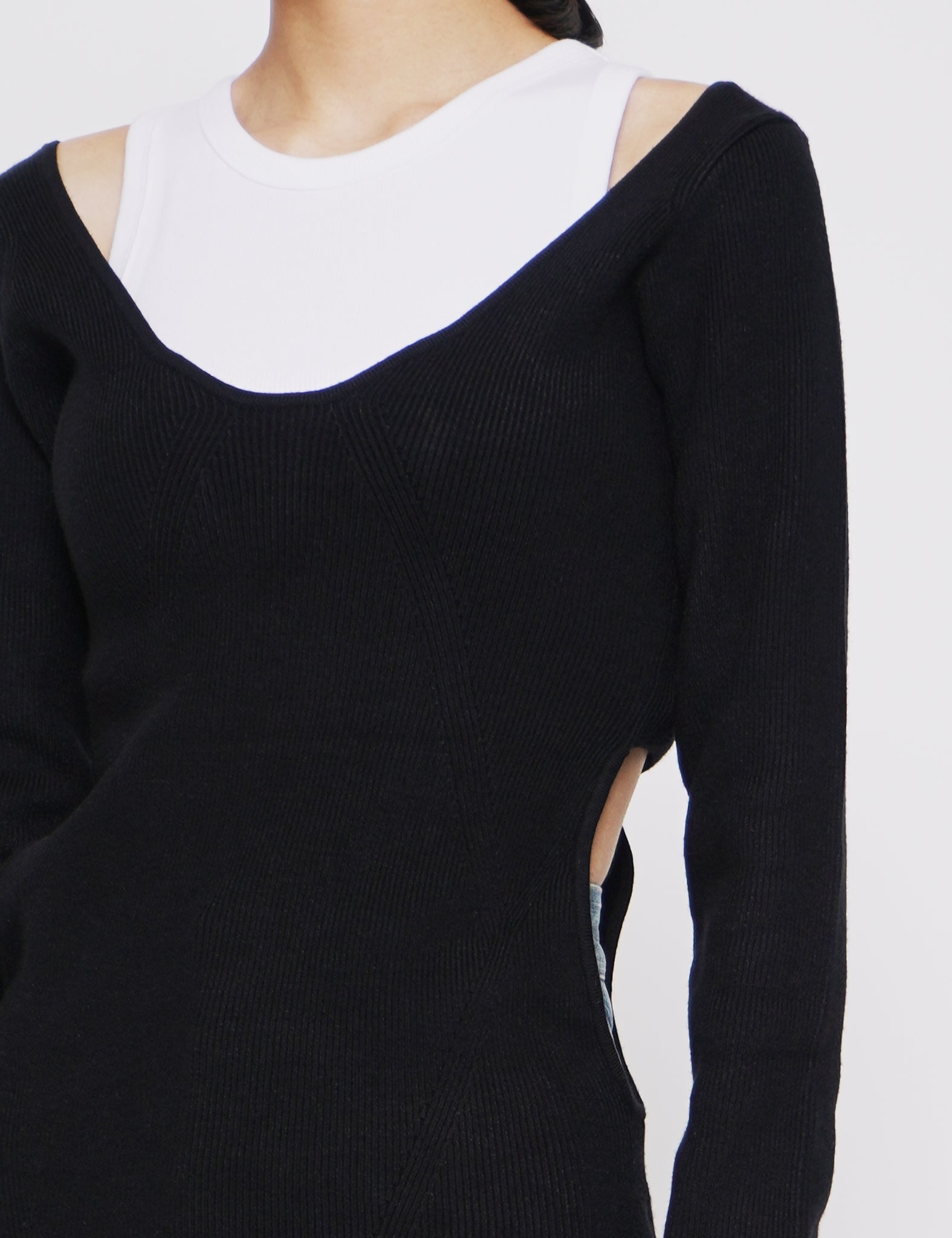 BLACK PRAEE TOP
