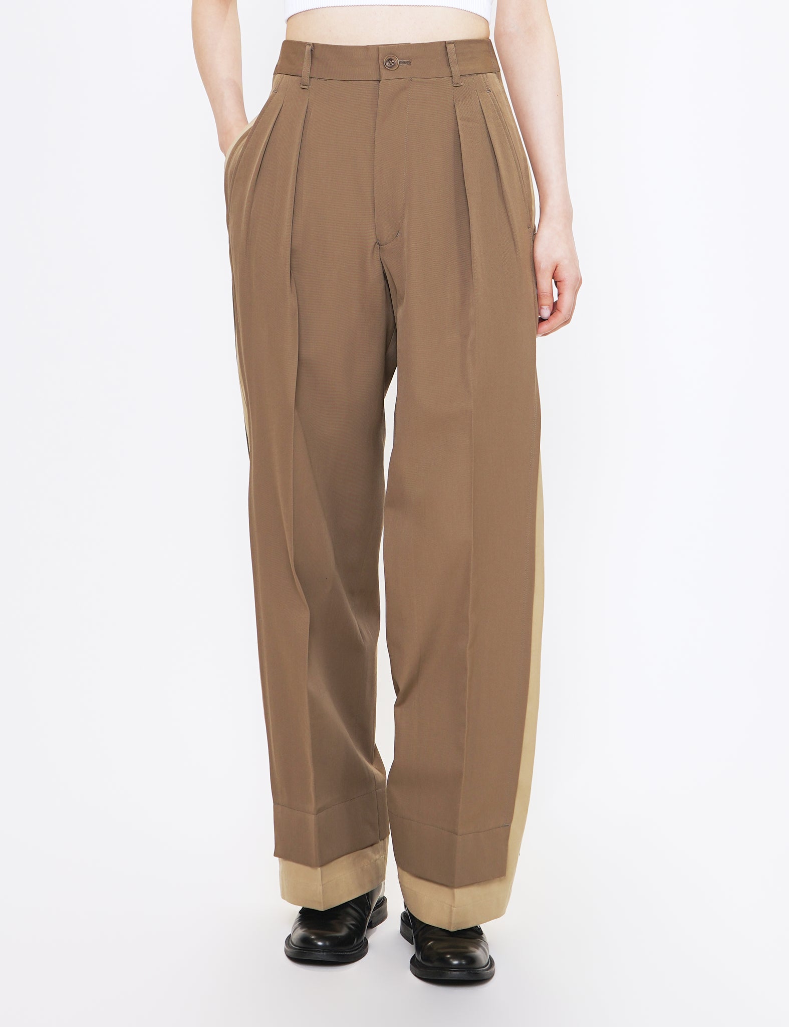 BEIGE BROKEN WIDE TWO PLEATED TROUSERS