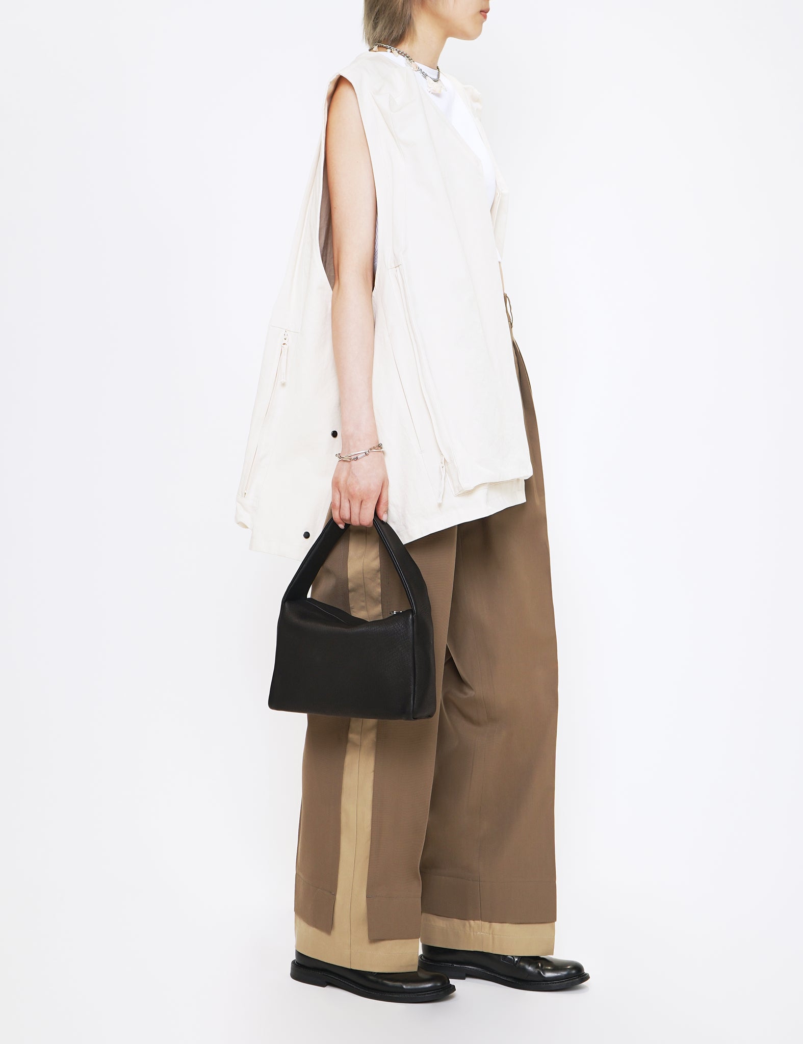BEIGE BROKEN WIDE TWO PLEATED TROUSERS