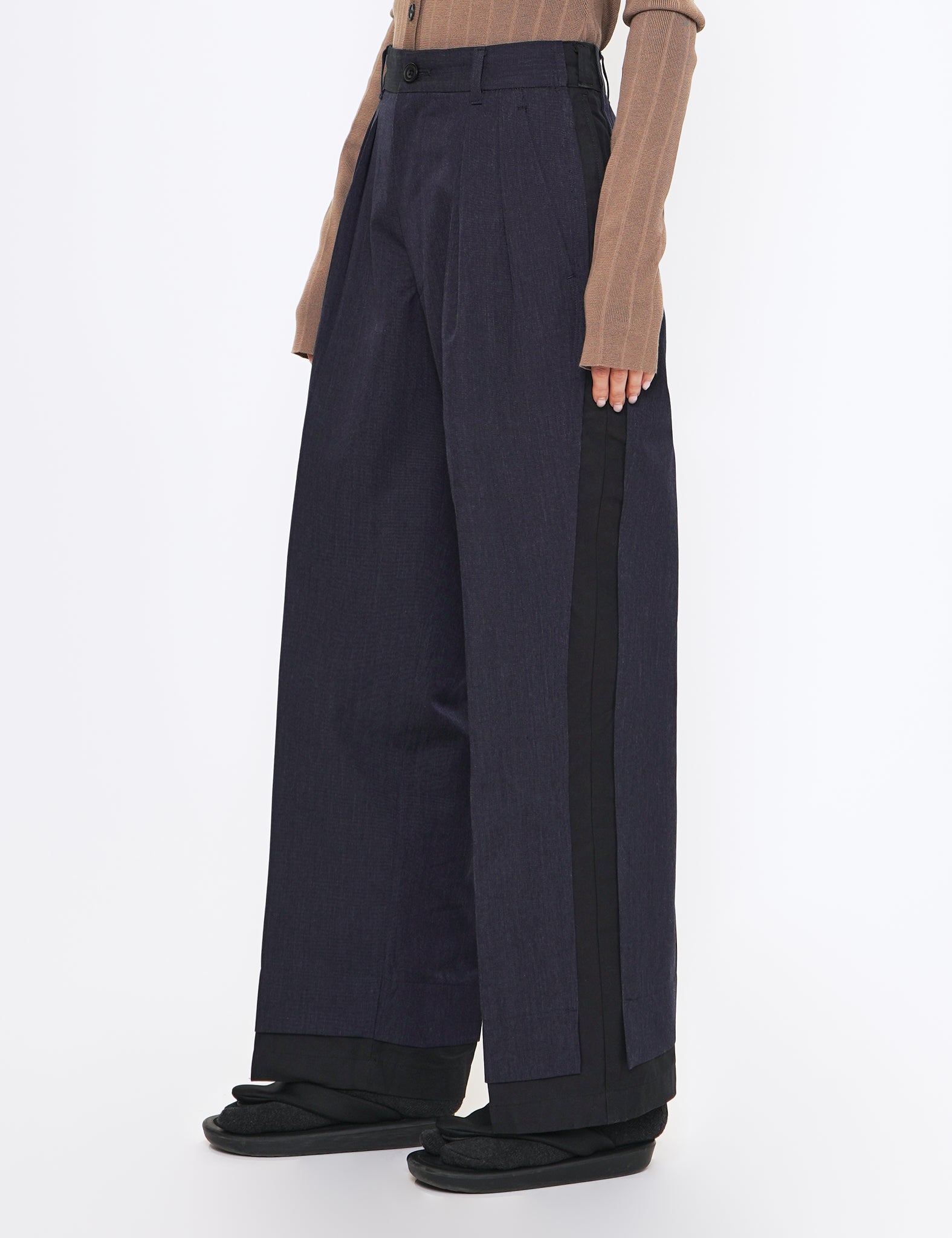 DARK NAVY BROKEN WIDE TWO PLEATED TROUSERS