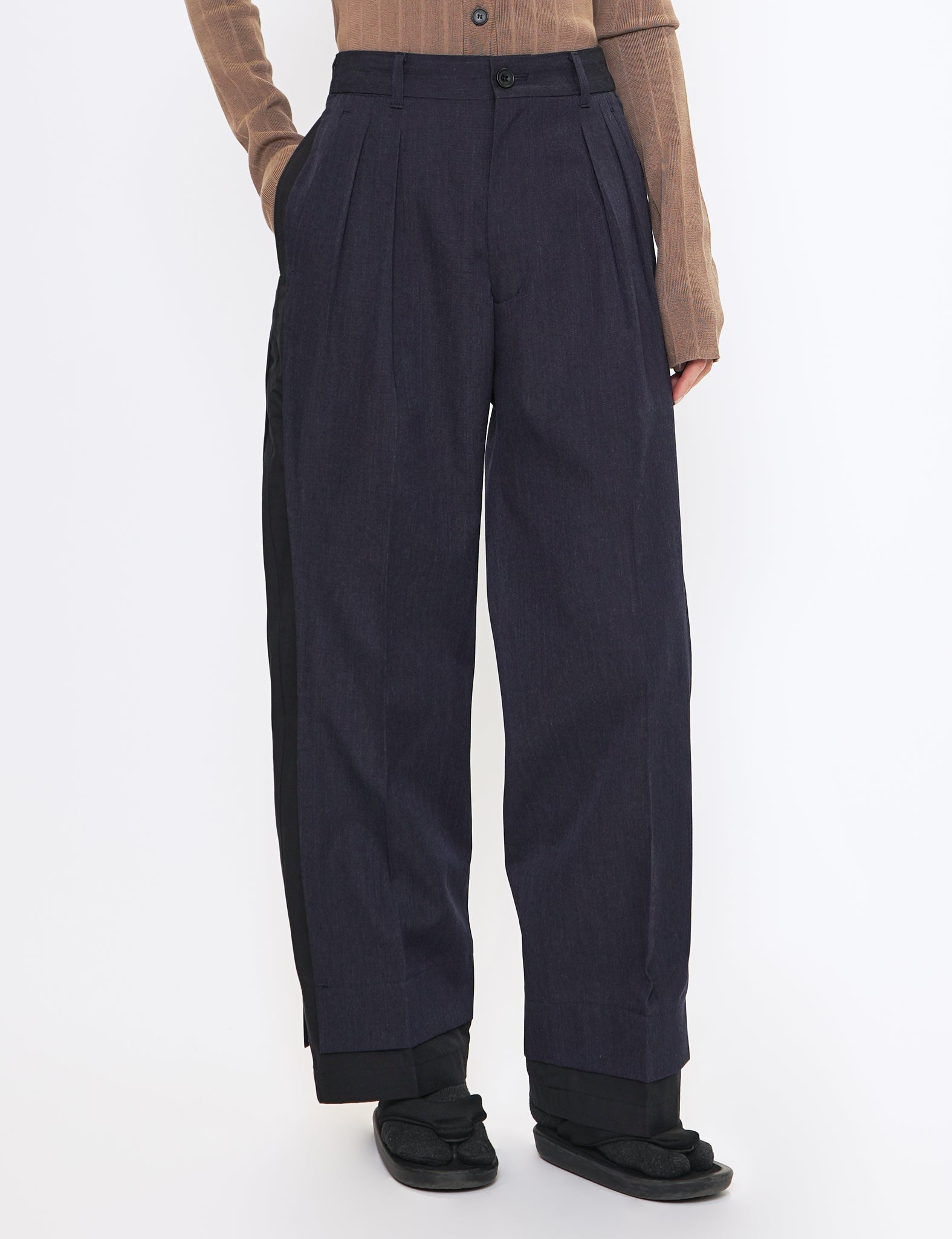 DARK NAVY BROKEN WIDE TWO PLEATED TROUSERS