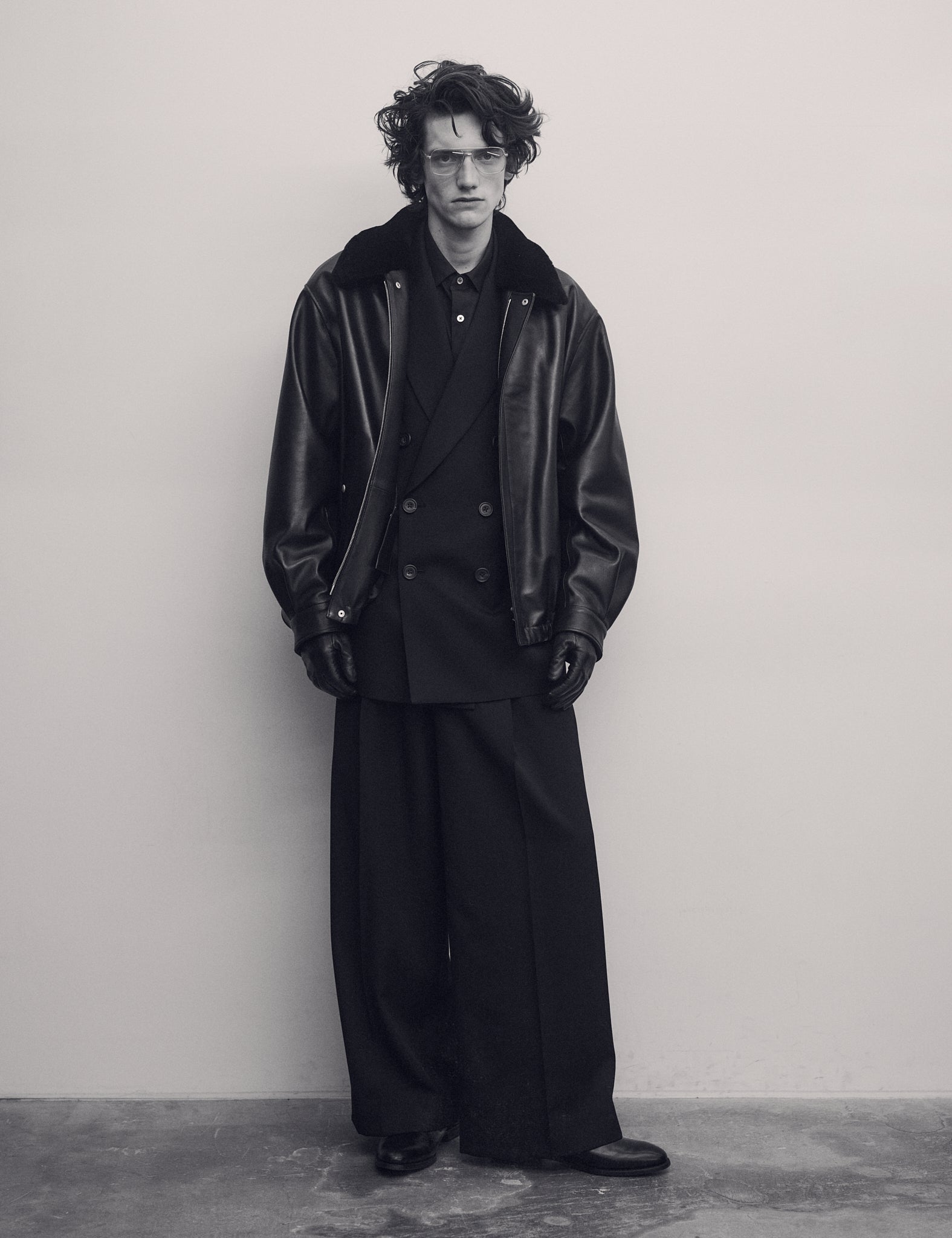 BLACK EXTRA WIDE TROUSERS